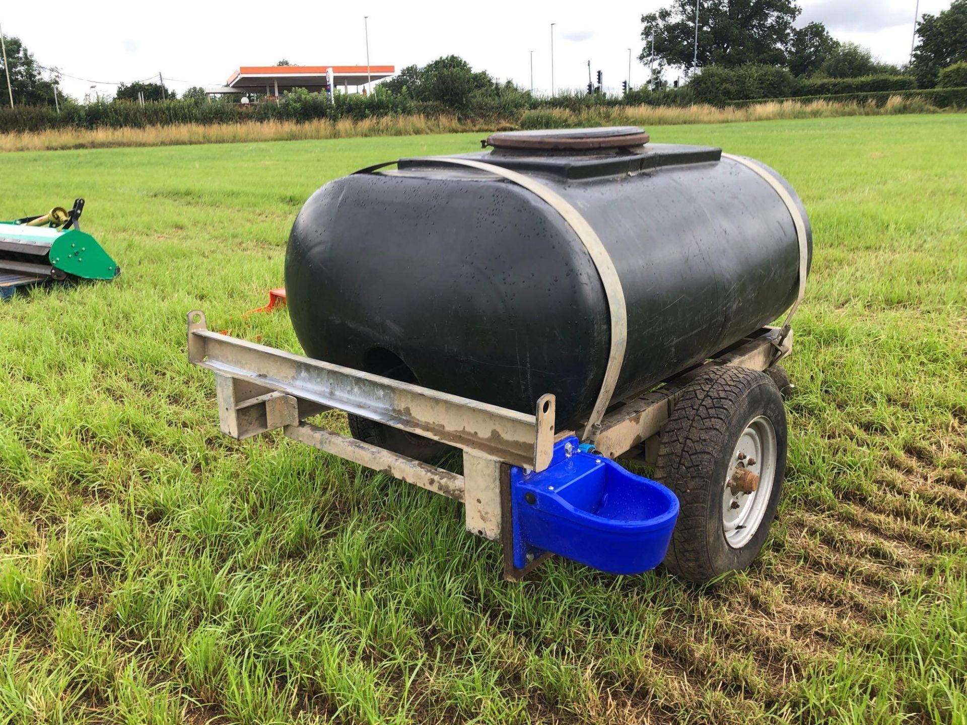 Water bowser with the drinking bowl - Image 2 of 3