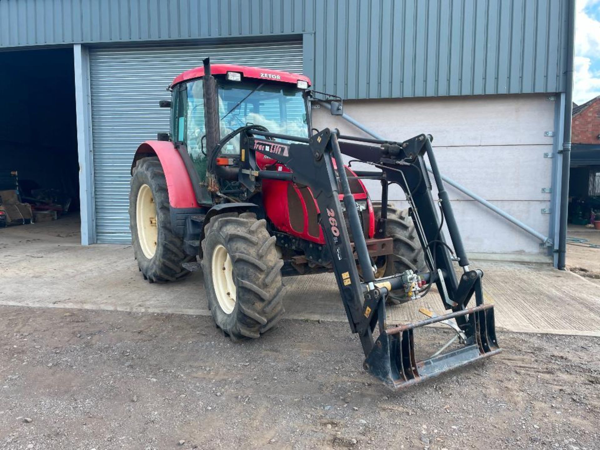 2007 Zetor 10641 4wd tractor with TracLift 260SL front loader, 3 manual spools on 420/70R24 front an - Image 4 of 20