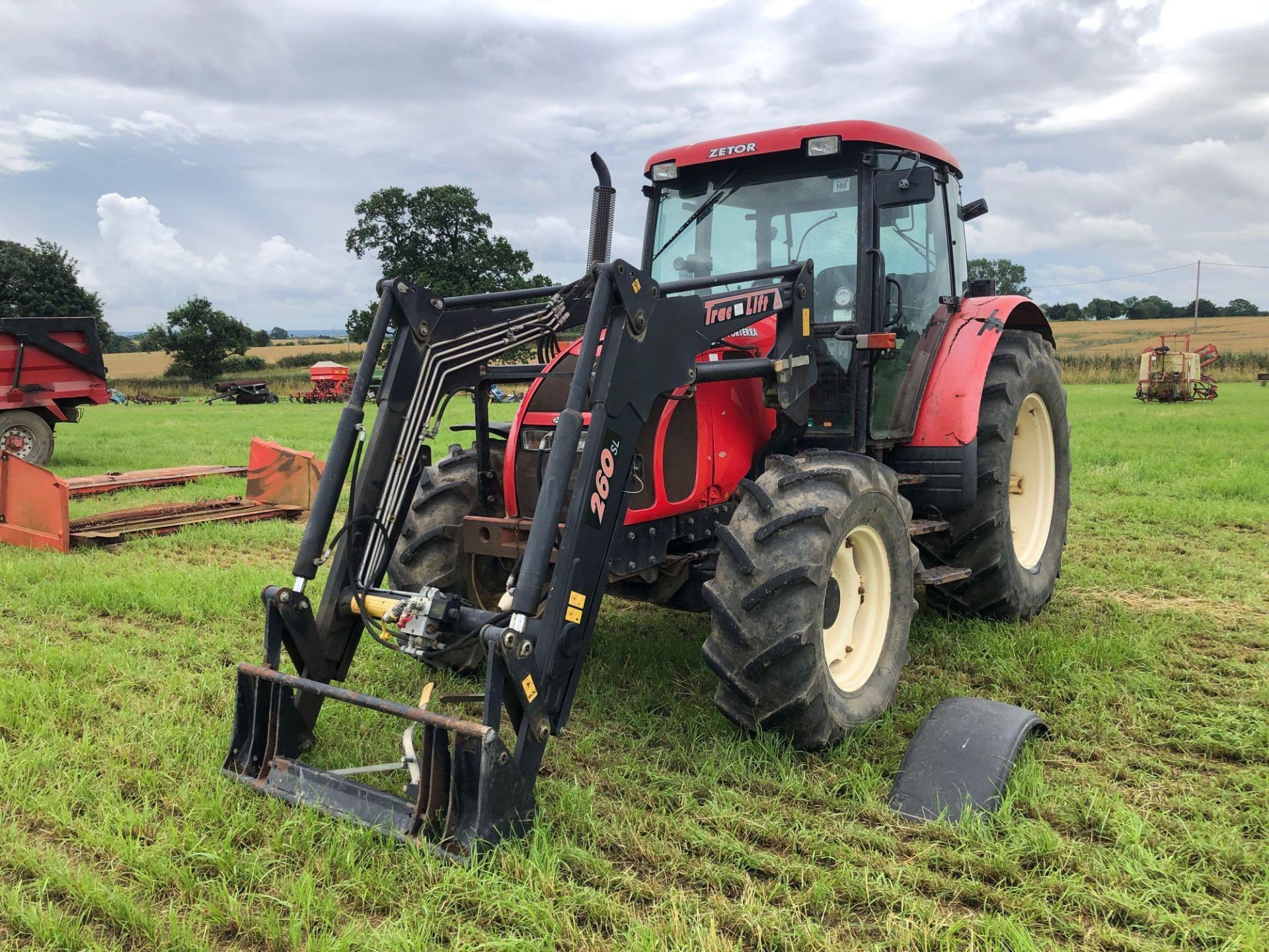 2007 Zetor 10641 4wd tractor with TracLift 260SL front loader, 3 manual spools on 420/70R24 front an - Image 2 of 20