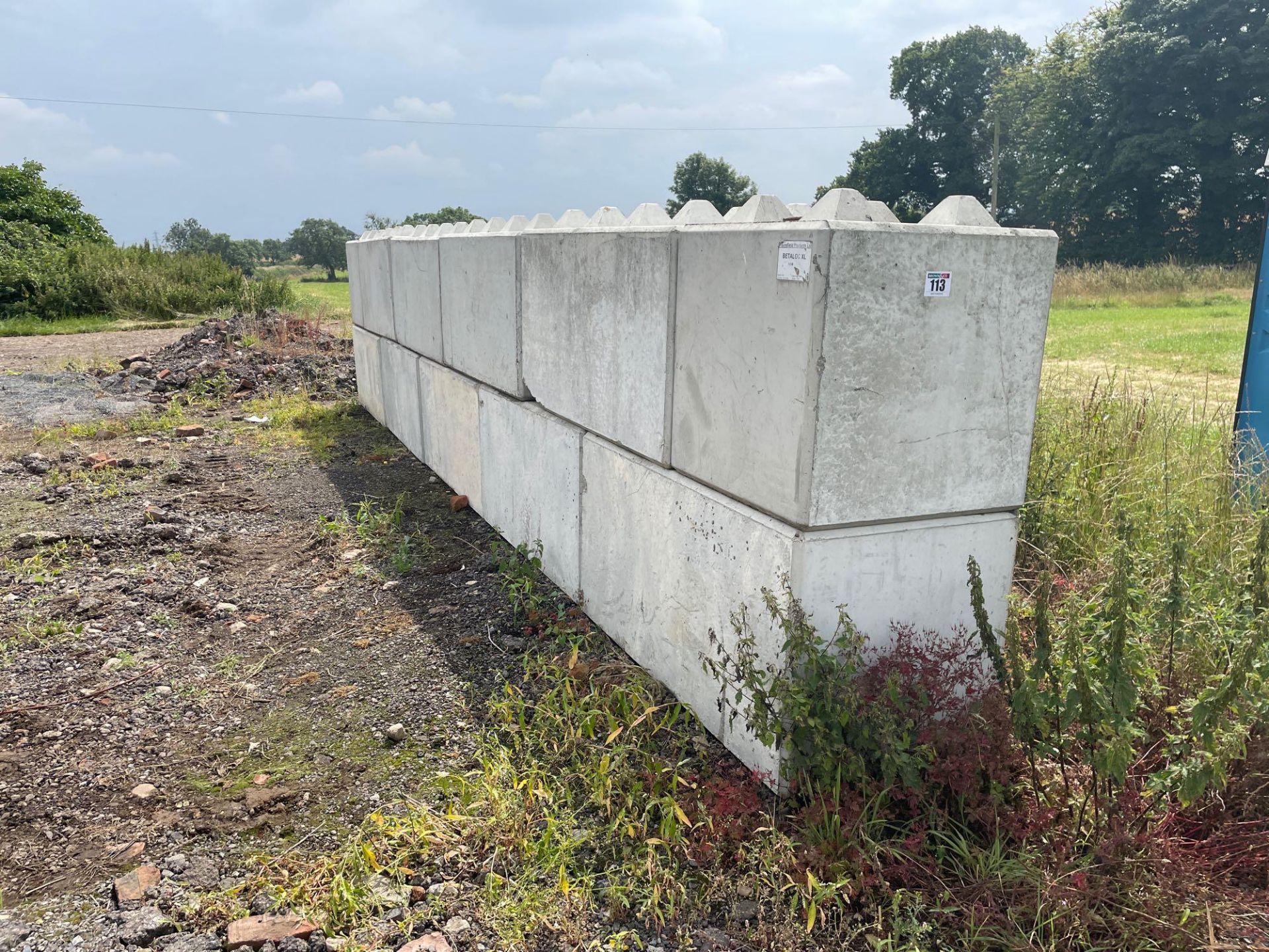 2015 Poundfield Products Ltd Betaloc XL interlocking concrete blocks, sold in situ, buyer to remove