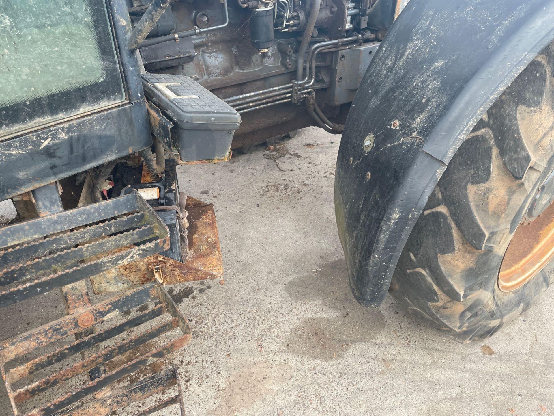 1997 New Holland 8340 4wd tractor with 2 manual spools on 14.9R28 front and 18.4R38 rear wheels and - Bild 14 aus 22