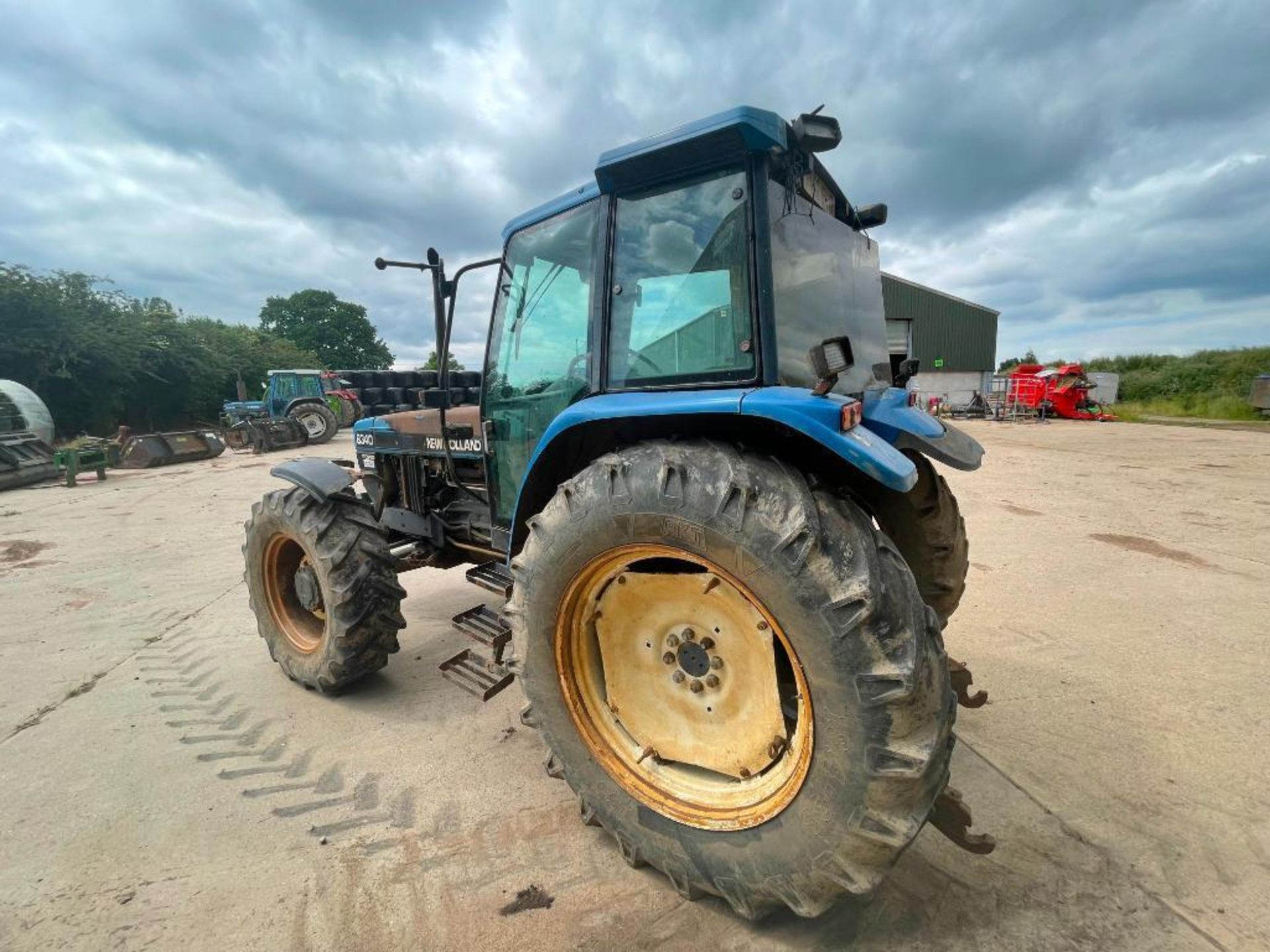 1997 New Holland 8340 4wd tractor with 2 manual spools on 14.9R28 front and 18.4R38 rear wheels and - Image 10 of 22