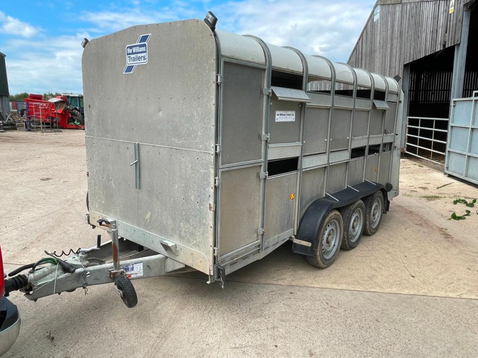 2007 Ifor Williams TA510G3 14ft tri-axle livestock trailer with partition gate. Serial No: SCKT00000 - Image 8 of 13