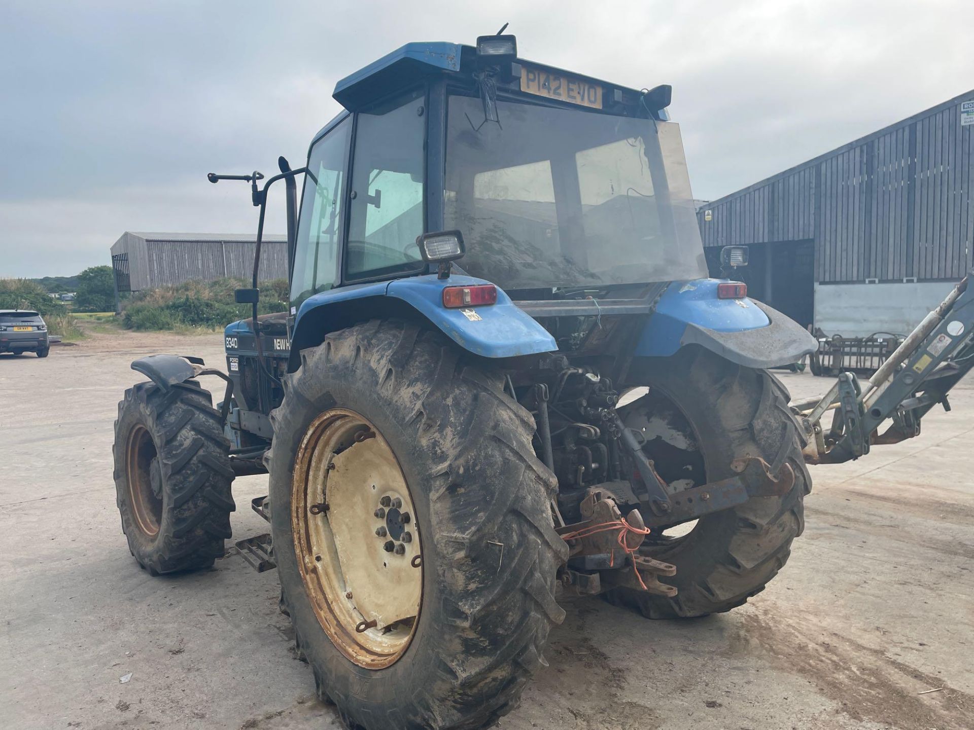 1997 New Holland 8340 4wd tractor with 2 manual spools on 14.9R28 front and 18.4R38 rear wheels and - Image 18 of 22