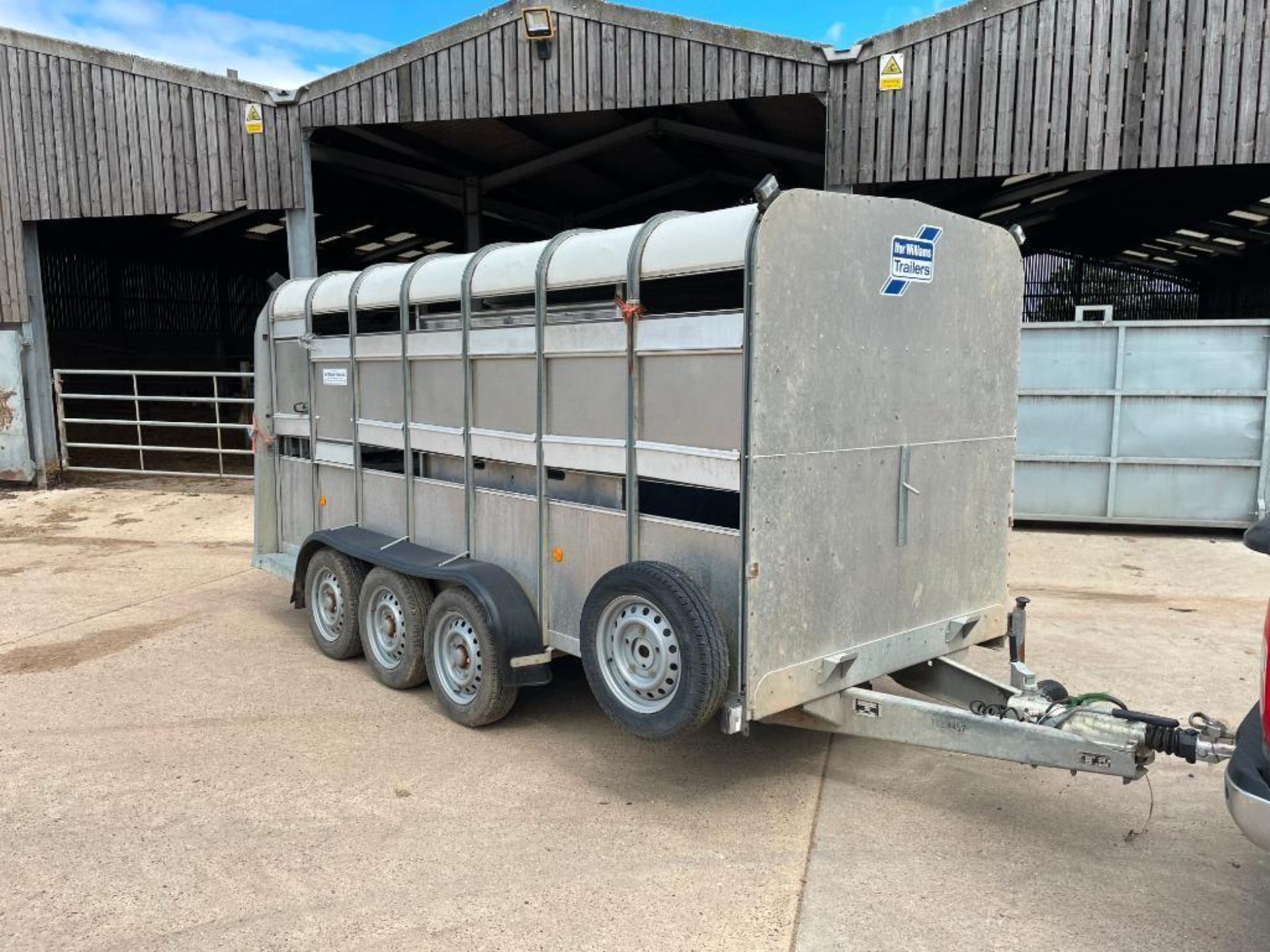 2007 Ifor Williams TA510G3 14ft tri-axle livestock trailer with partition gate. Serial No: SCKT00000 - Image 2 of 13