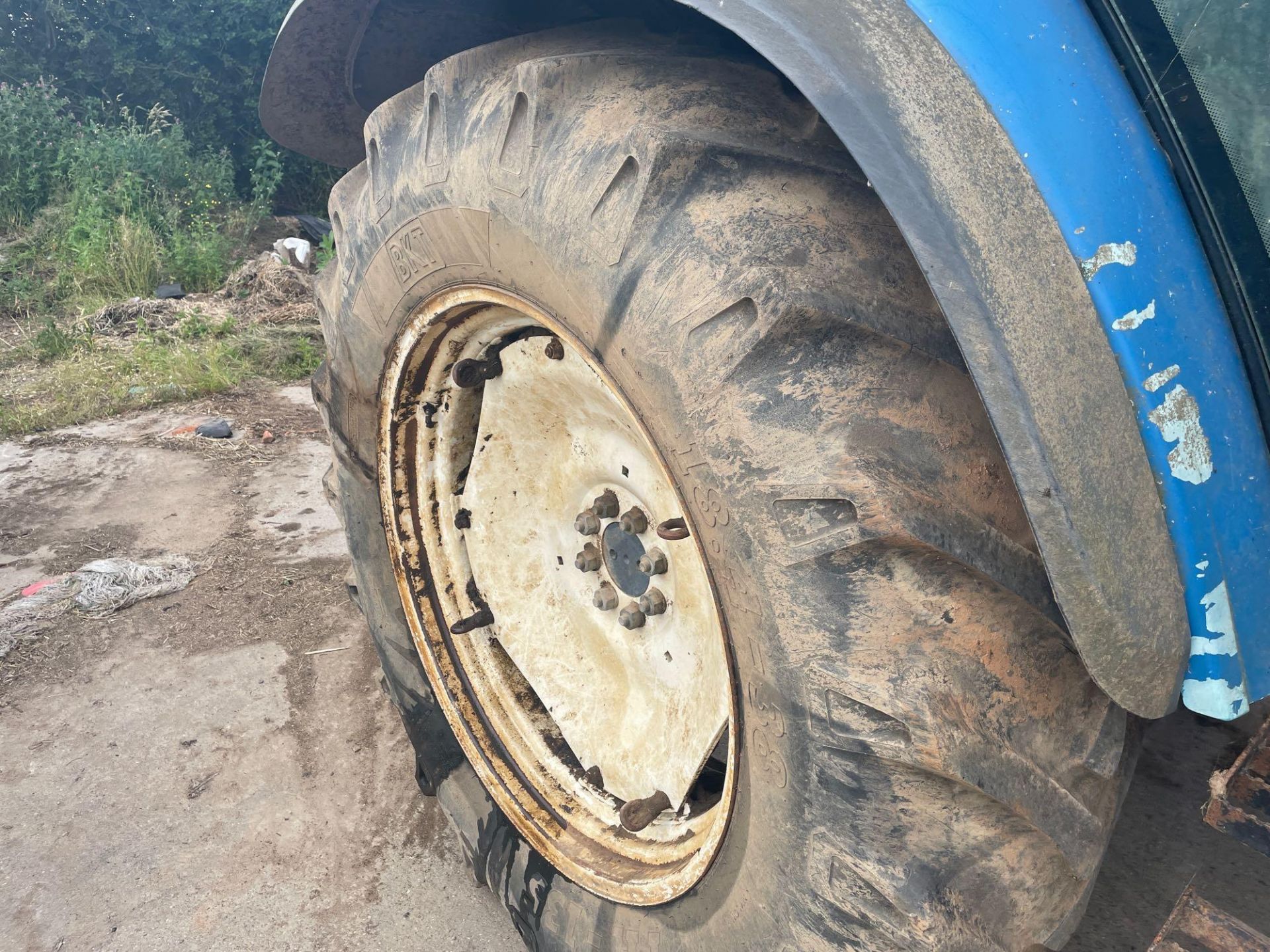 1997 New Holland 8340 4wd tractor with 2 manual spools on 14.9R28 front and 18.4R38 rear wheels and - Bild 15 aus 22