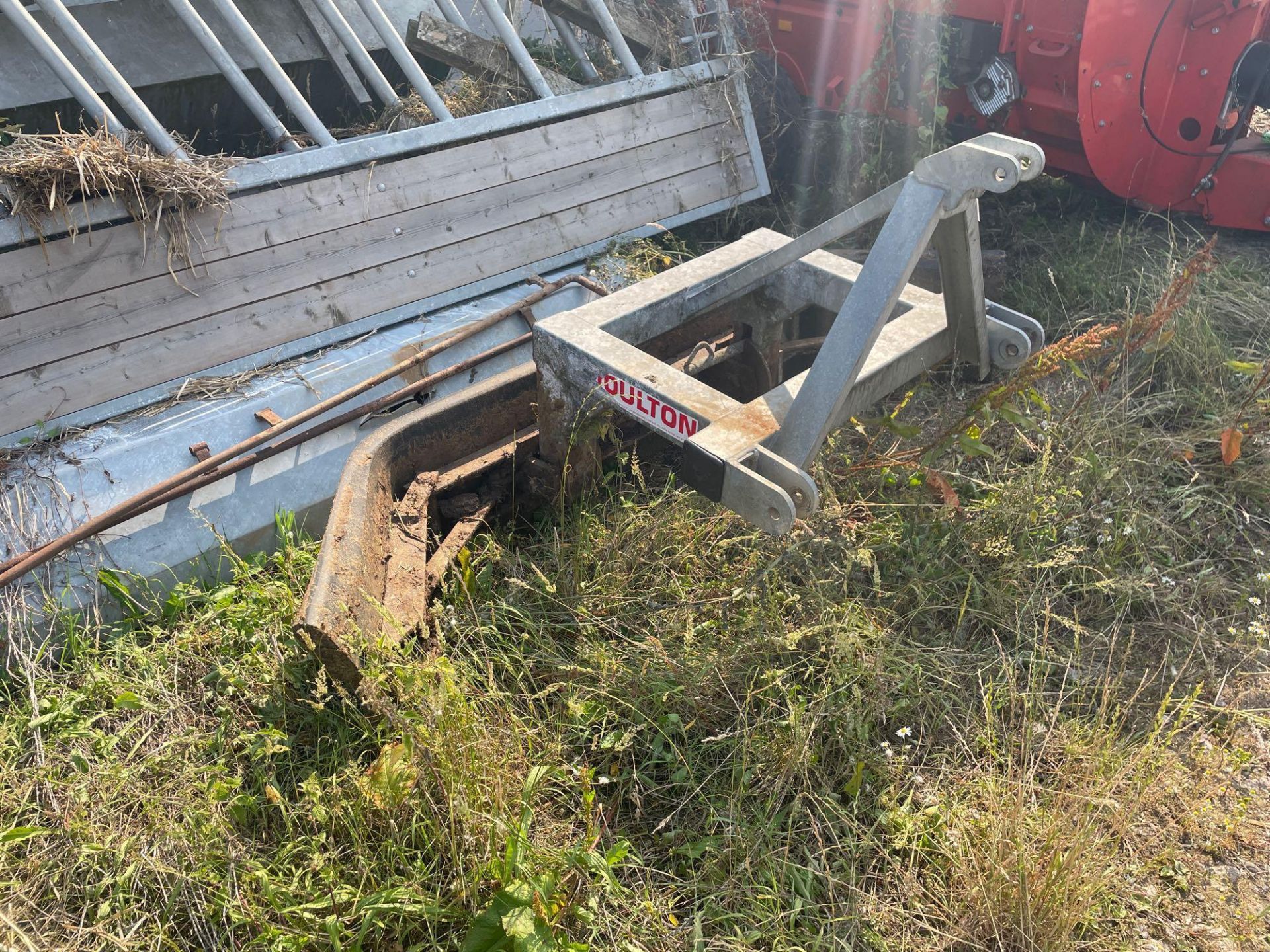 Moulton galvanised yard scraper - Image 6 of 6
