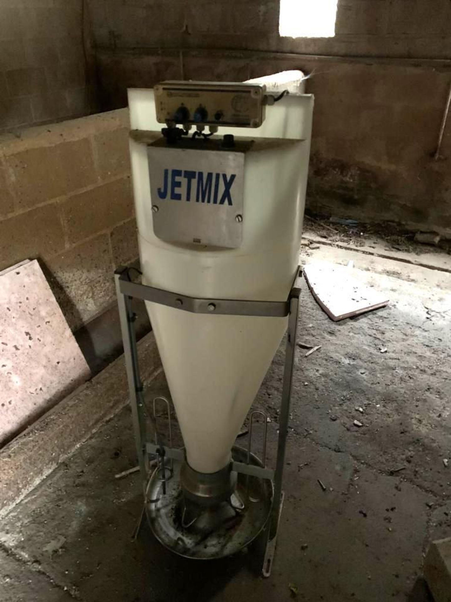 Jetmix Pig Feeders - Image 3 of 5