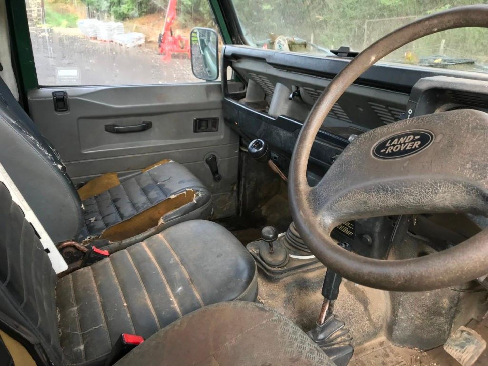 Land Rover Defender - Image 8 of 10