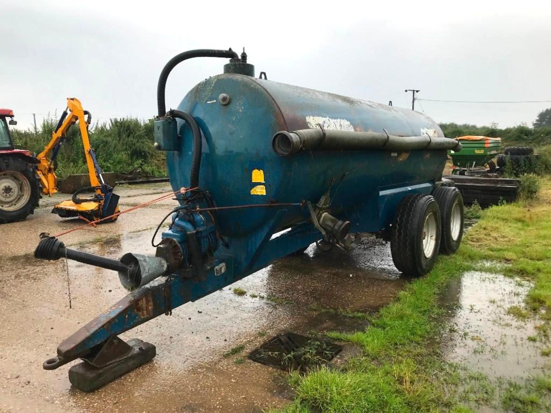 A S Marston 2000 Gallon Tandem Axle Vacuum Tanker - Image 2 of 5