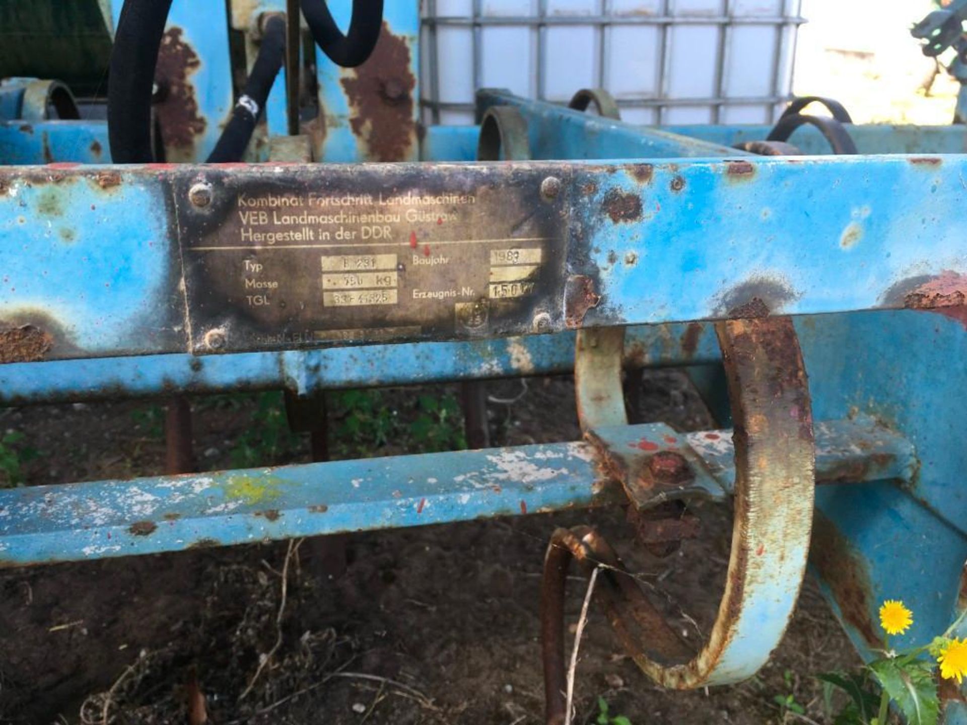 1983 5m folding spring tine cultivator. - Image 5 of 5