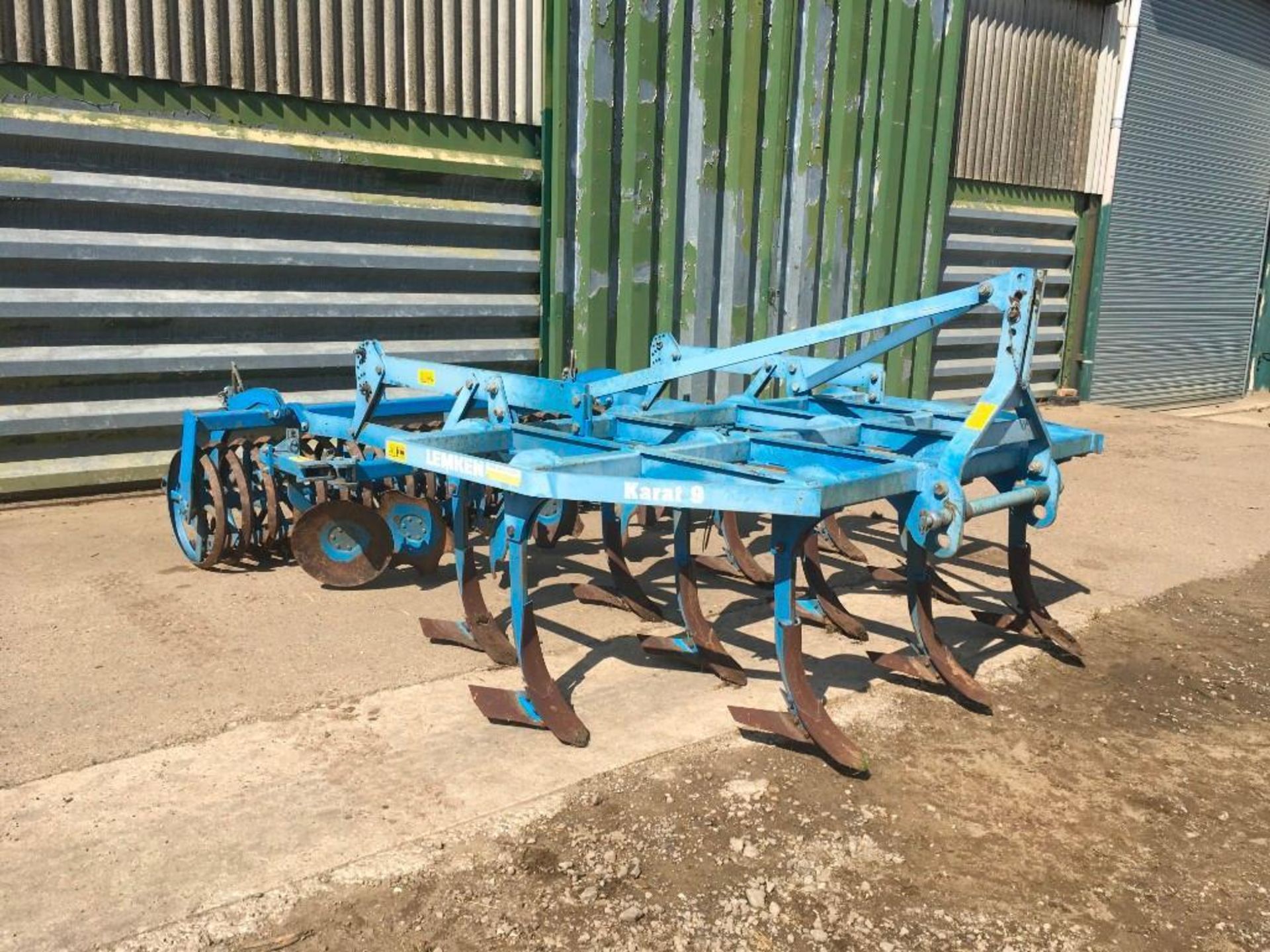 Lemken Karat 9 11 leg subsoiler, with discs and packer along with wing tines, and adjustable knives. - Image 4 of 11