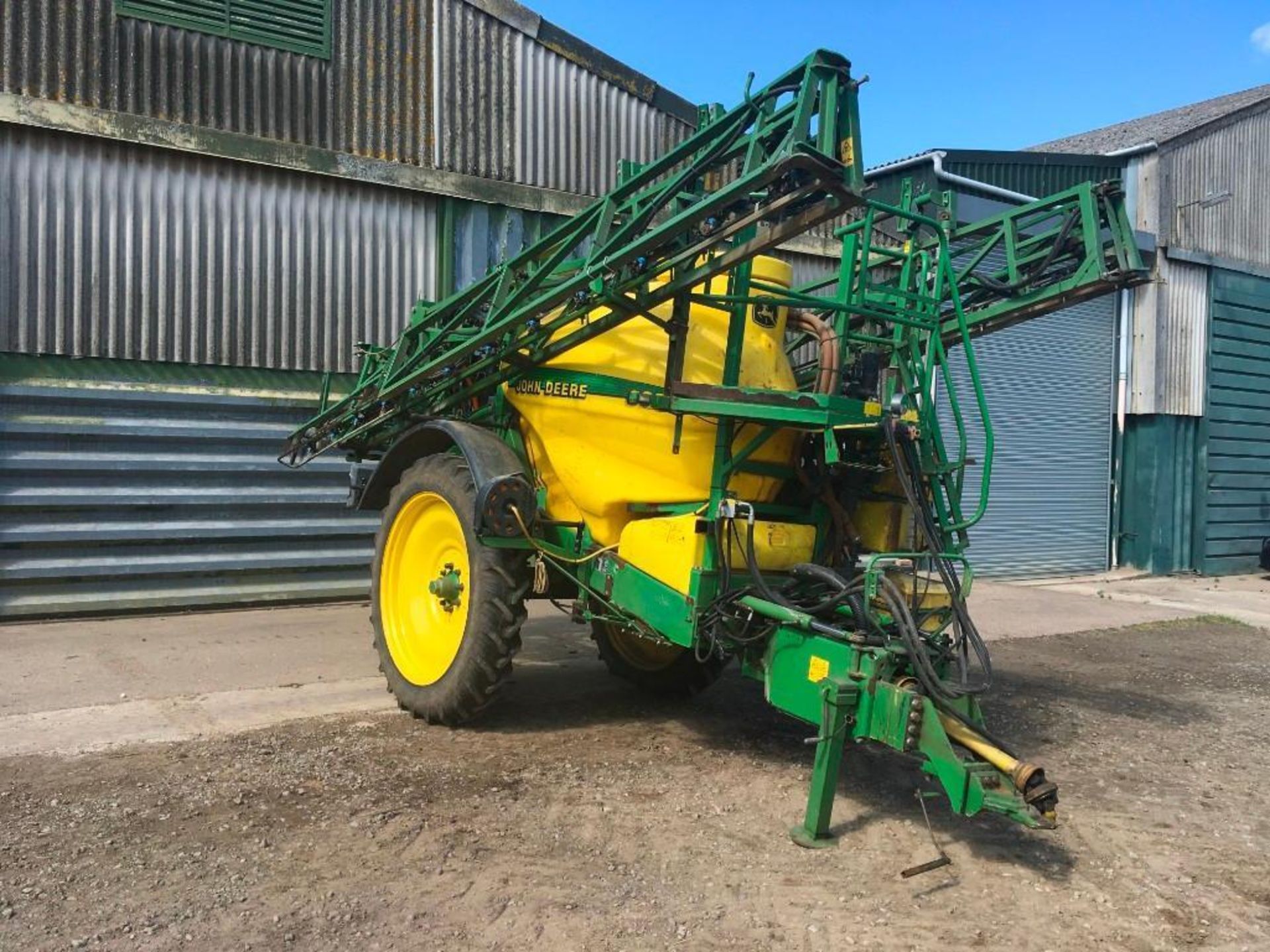 2003 John Deere 832 24m trailed sprayer, 3200 litre tank. - Image 3 of 9