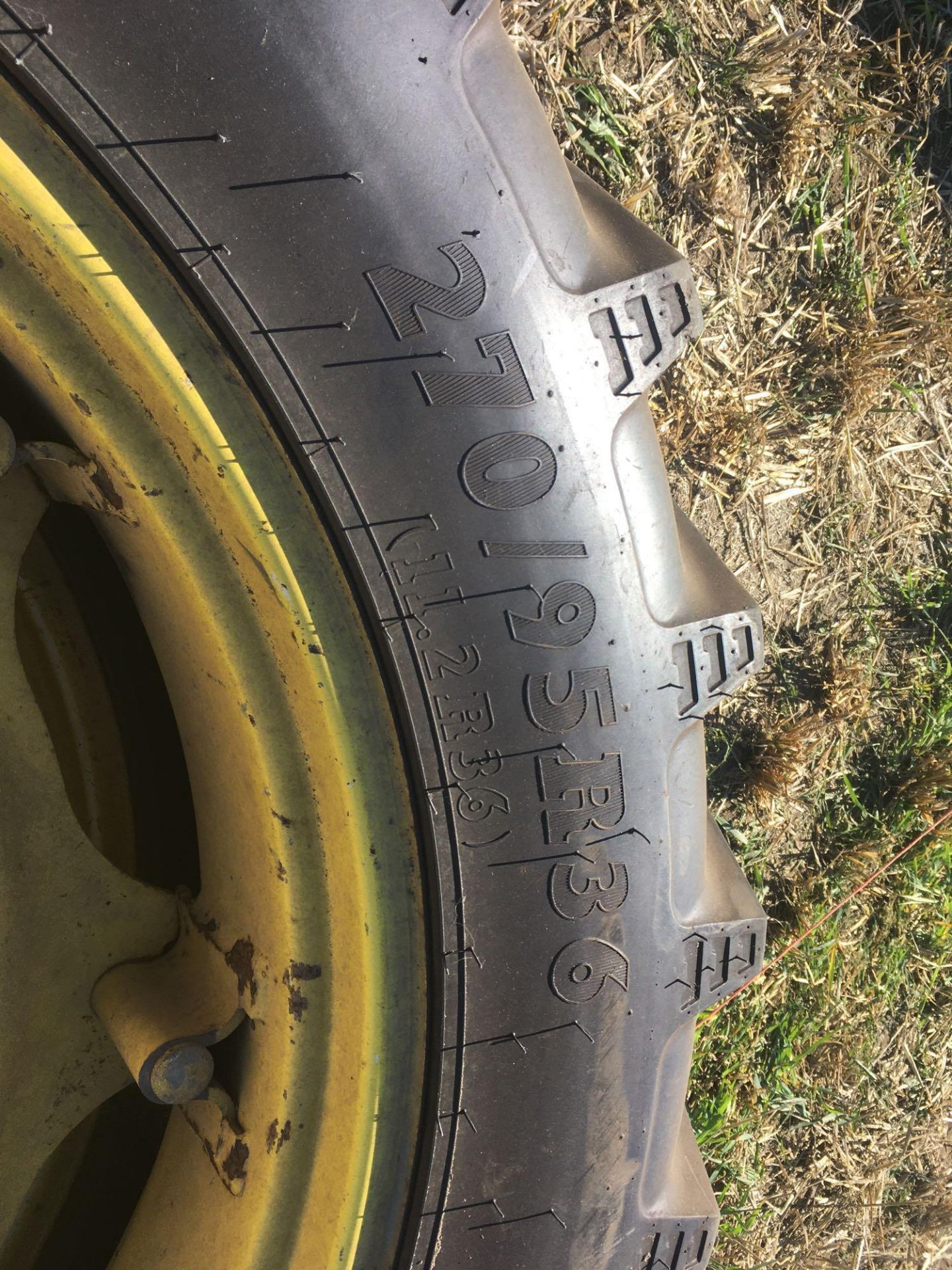 Pair of 270/95R36 & pair of 340/85R48 wheels & tyres - Image 3 of 7