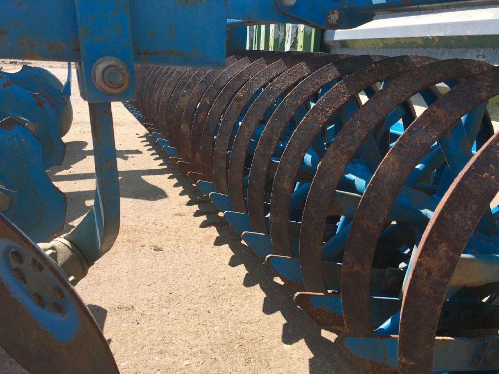 Lemken Karat 9 11 leg subsoiler, with discs and packer along with wing tines, and adjustable knives. - Image 9 of 11