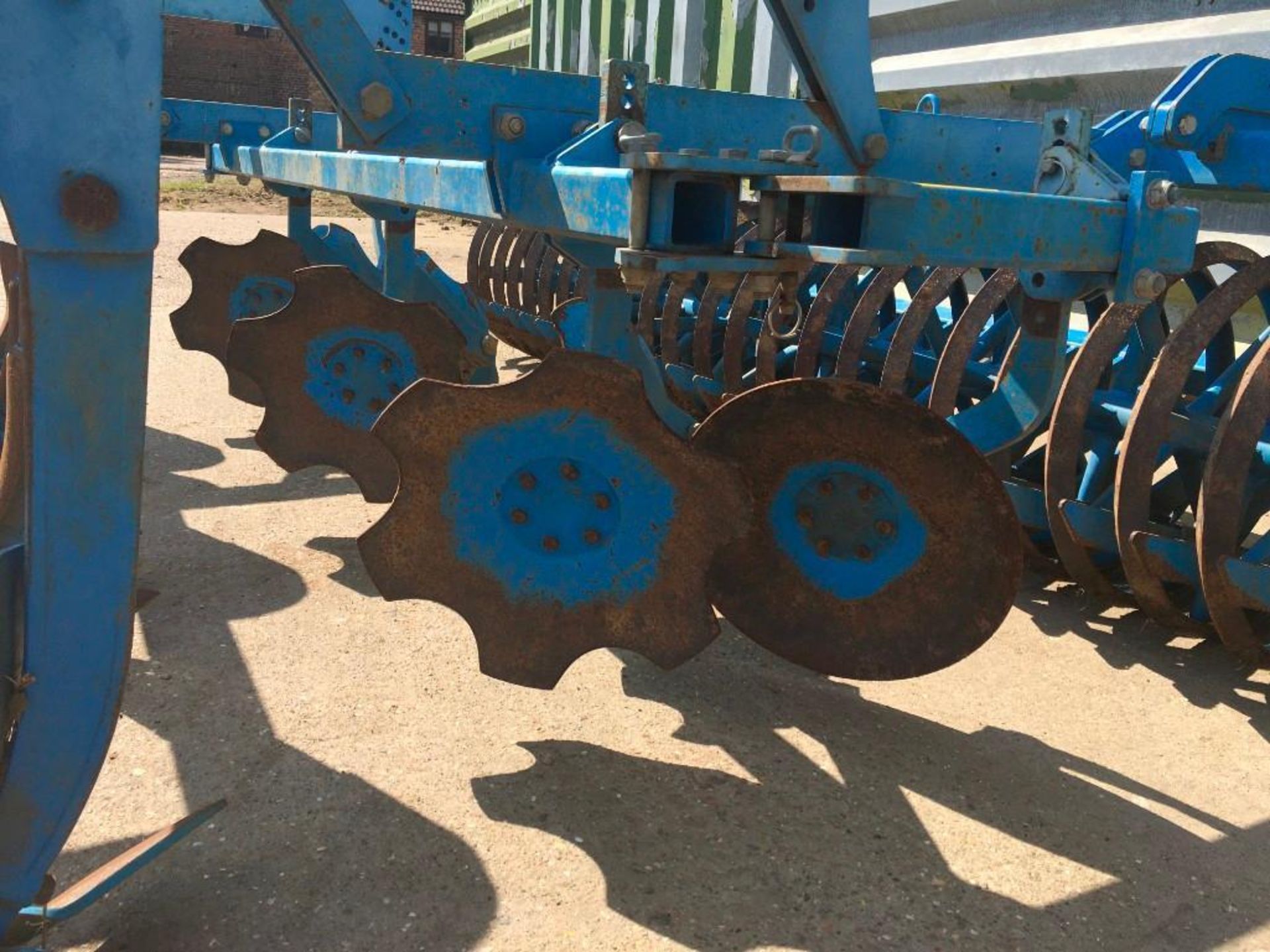 Lemken Karat 9 11 leg subsoiler, with discs and packer along with wing tines, and adjustable knives. - Image 8 of 11