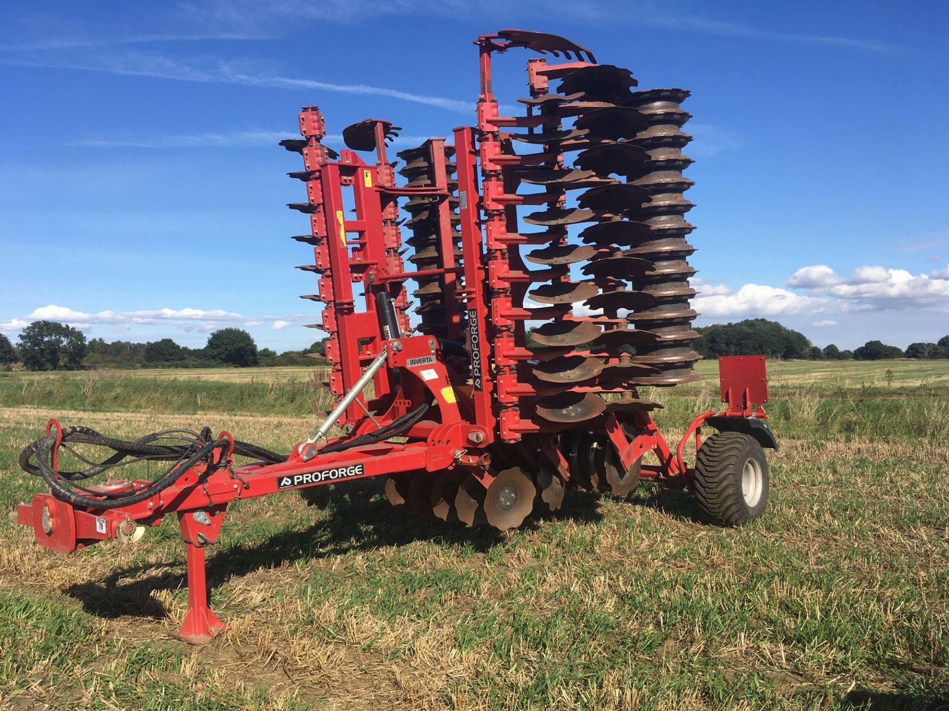 2018 Proforge Inverta 6m hydraulic folding cultivator with discs and rear packer roller. - Image 2 of 12