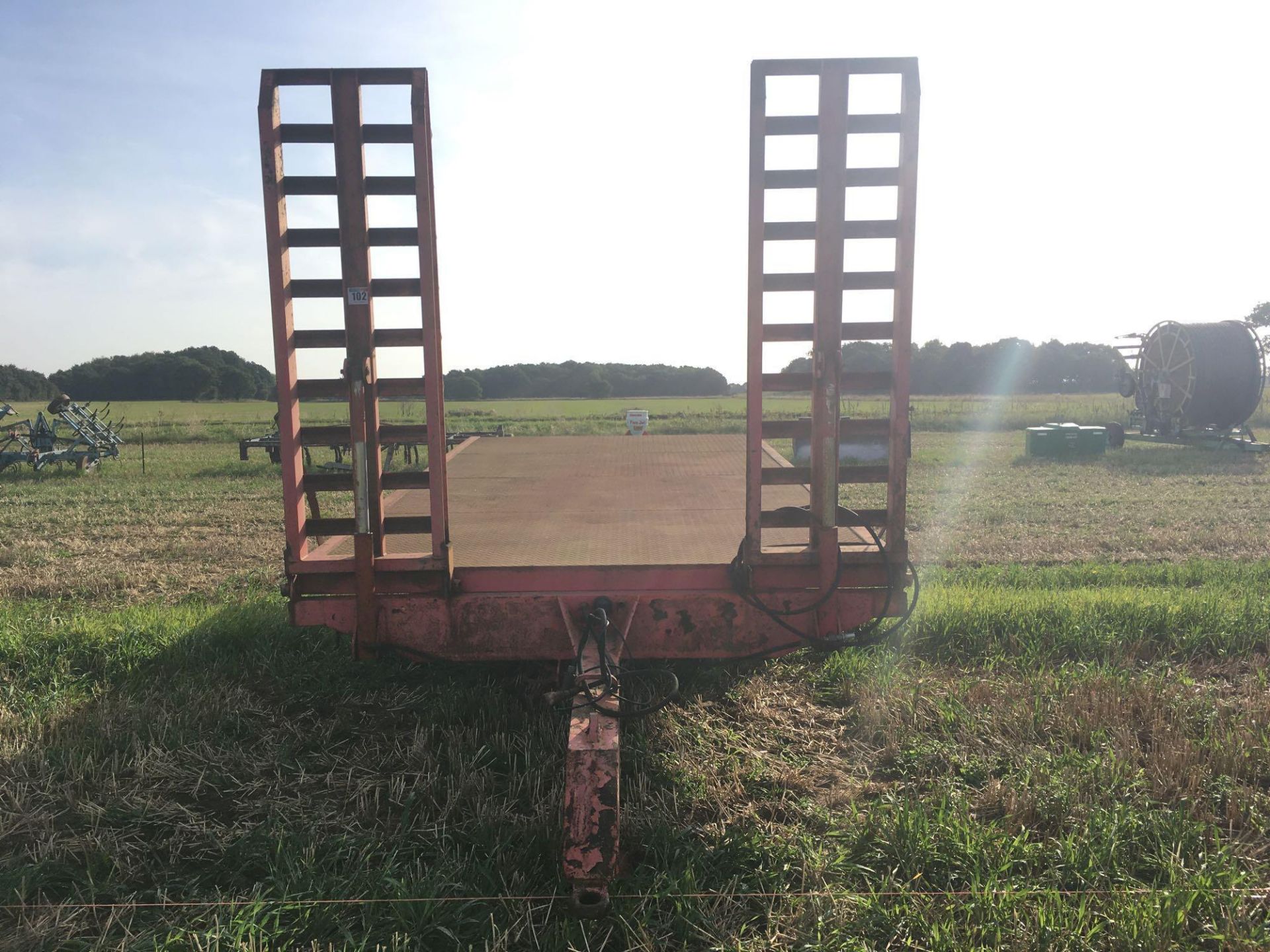 15ft twin axle plant trailer with hydraulic ramps. - Image 2 of 3