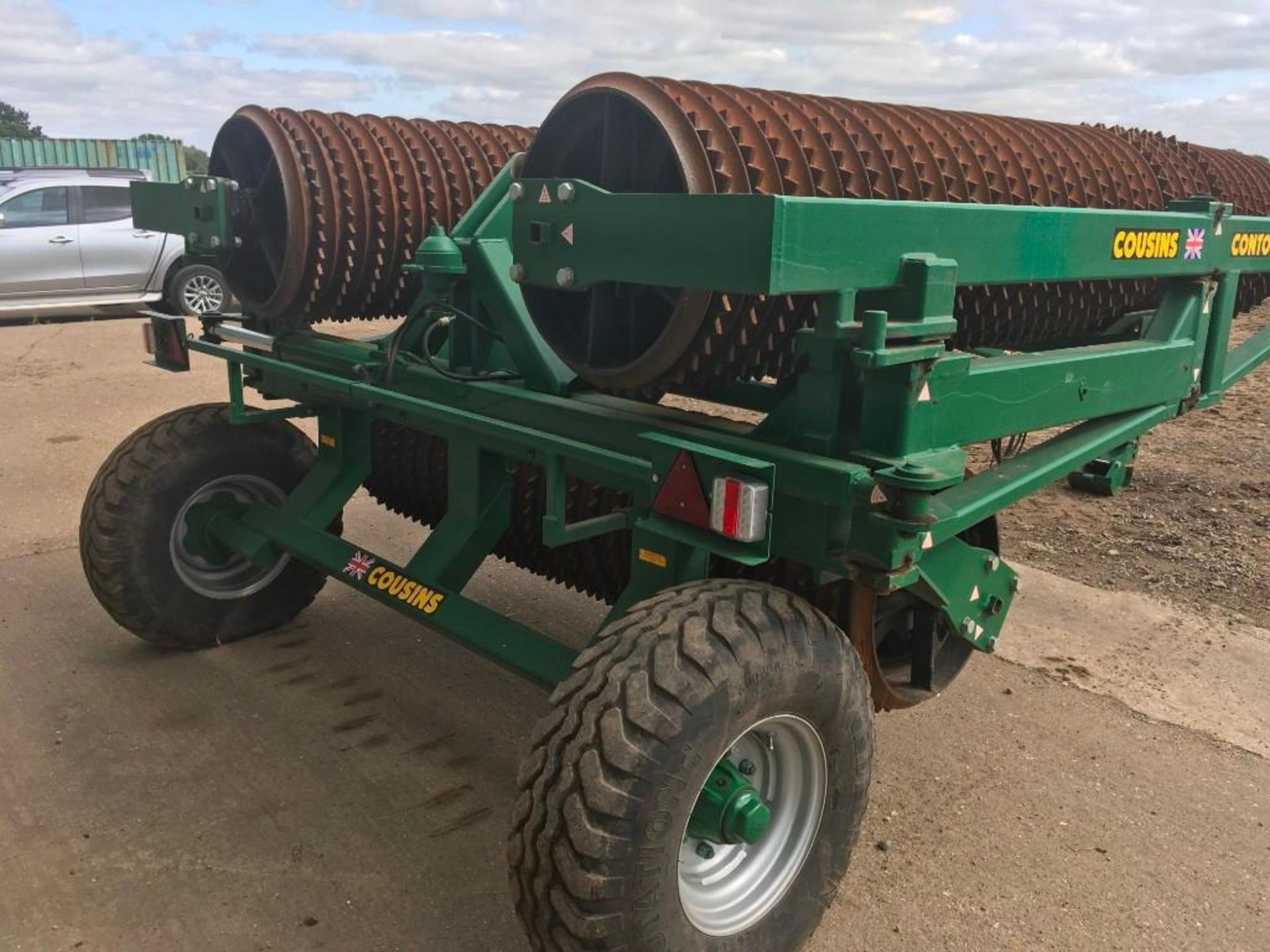 2018 Cousins Contour HZ 8.2m hydraulic folding Cambridge rolls c/w breaker rings. On farm from new. - Image 5 of 8