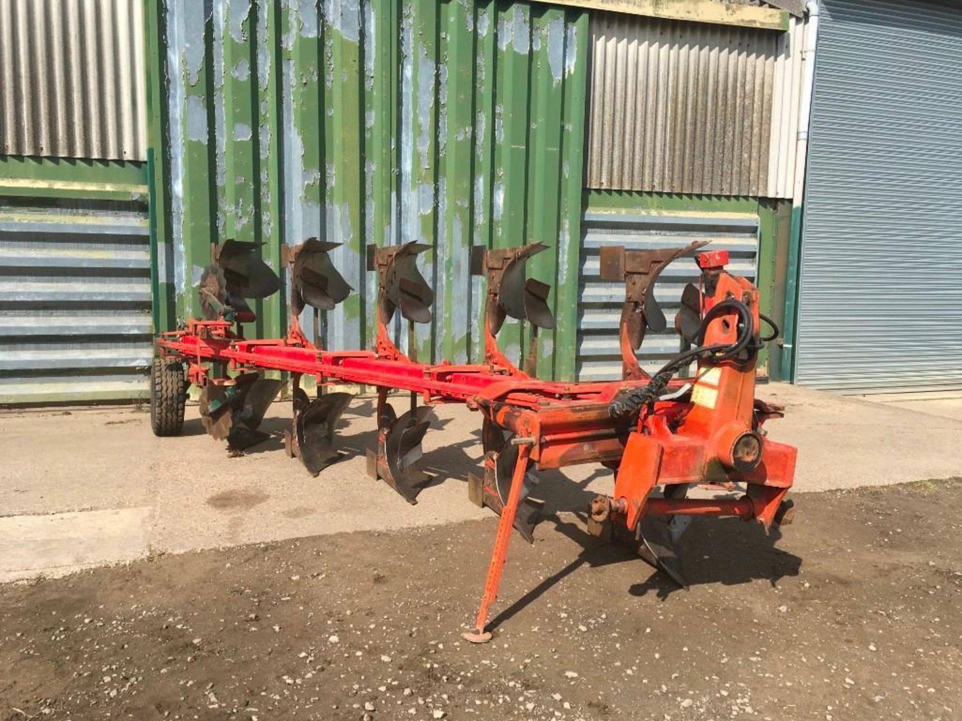 Vogel & Noot Euromat Permanit 3S 5 furrow vari width reversible plough. C/w press arm. - Image 3 of 17