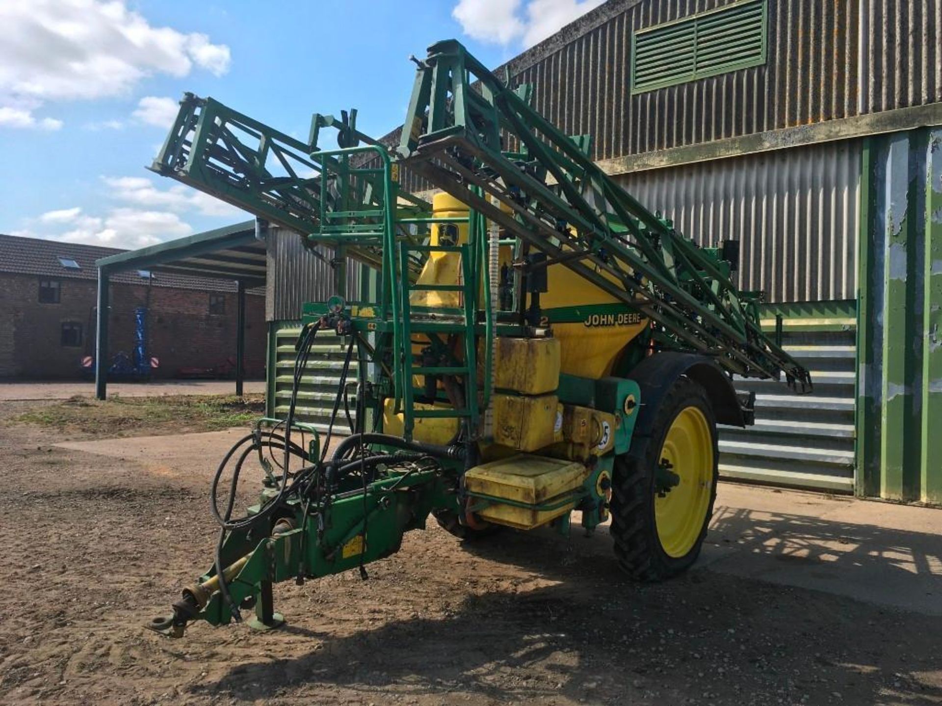 2003 John Deere 832 24m trailed sprayer, 3200 litre tank. - Image 4 of 9