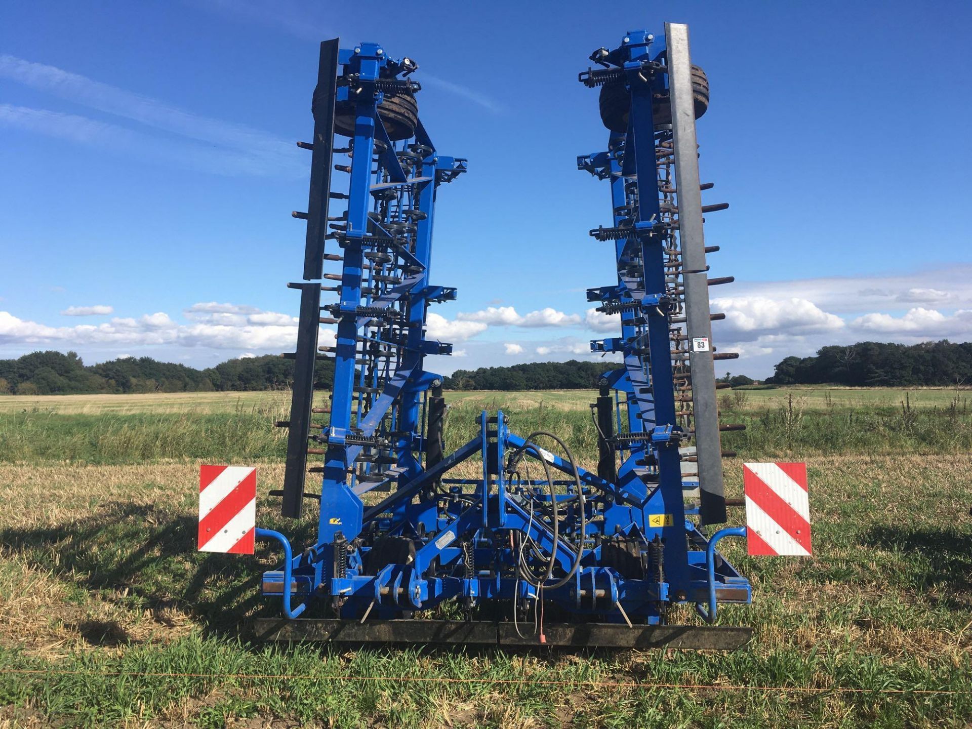 2018 New Holland 7.5m pig tail drag c/w leveling board and crumbling bar.