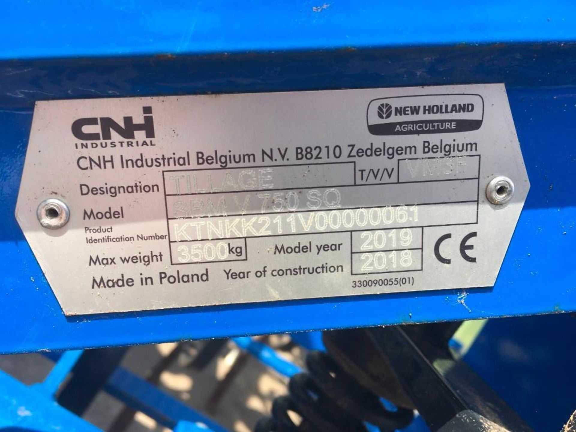 2018 New Holland 7.5m pig tail drag c/w leveling board and crumbling bar. - Image 11 of 11