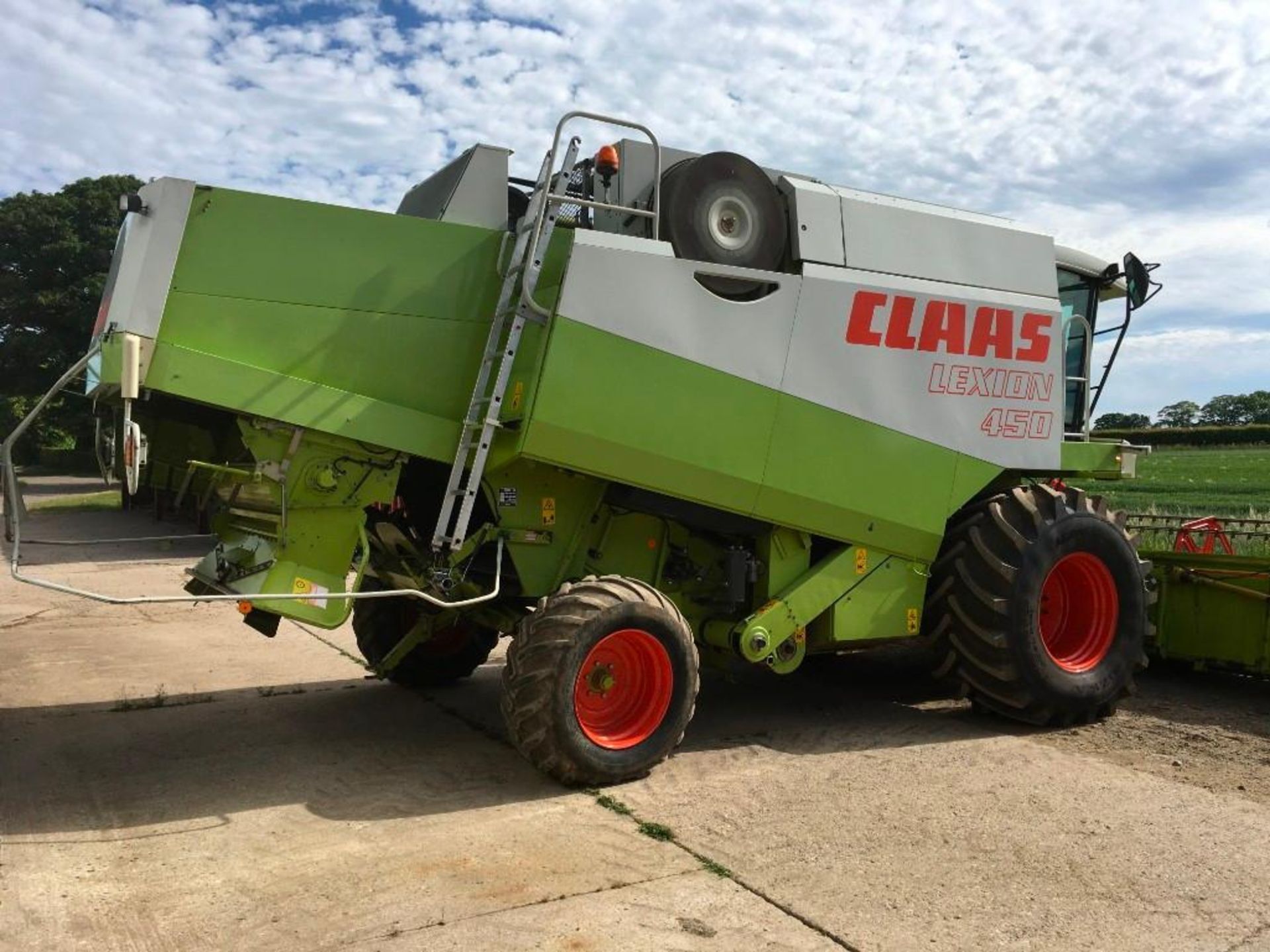 1997 Claas Lexion 450 combine with C660 (22ft) auto contour header and header trolley. 6 straw walke - Image 10 of 17