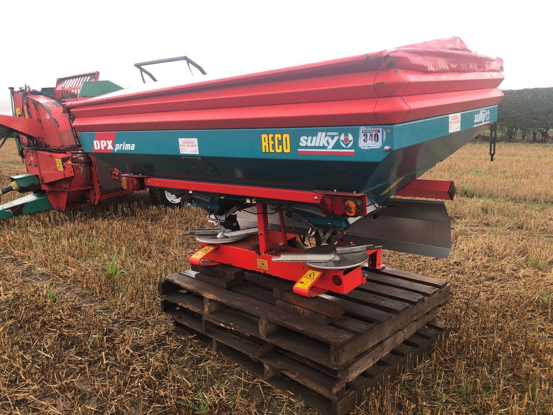 2004 Reco Sulky DPX Prima fertiliser spreader, vari width 12-24m, on farm from new. Serial No: DX011