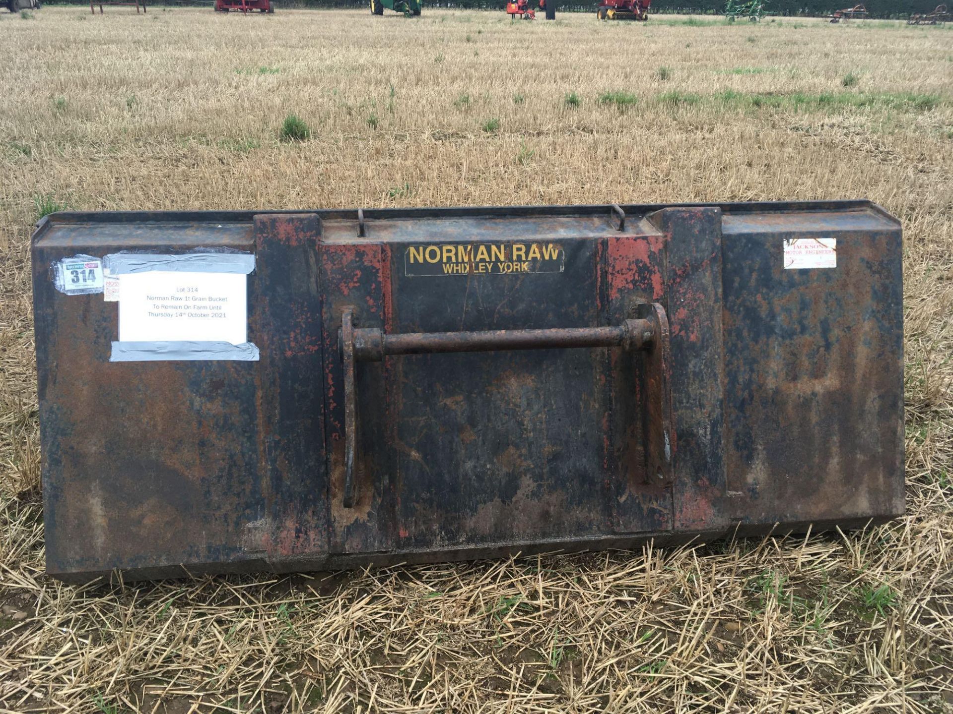 Norman Raw 1t grain bucket to fit Manitou fittings. PLease note that this lot is being retained unti - Image 9 of 9