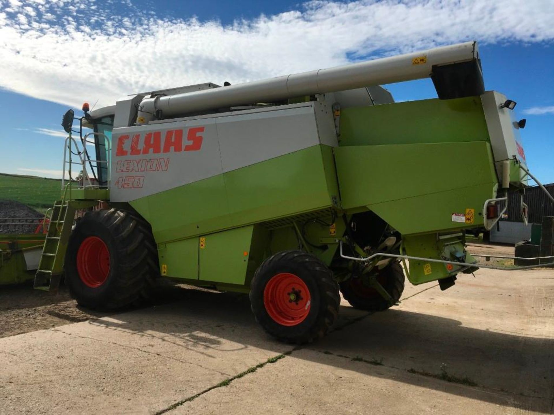 1997 Claas Lexion 450 combine with C660 (22ft) auto contour header and header trolley. 6 straw walke - Image 11 of 17