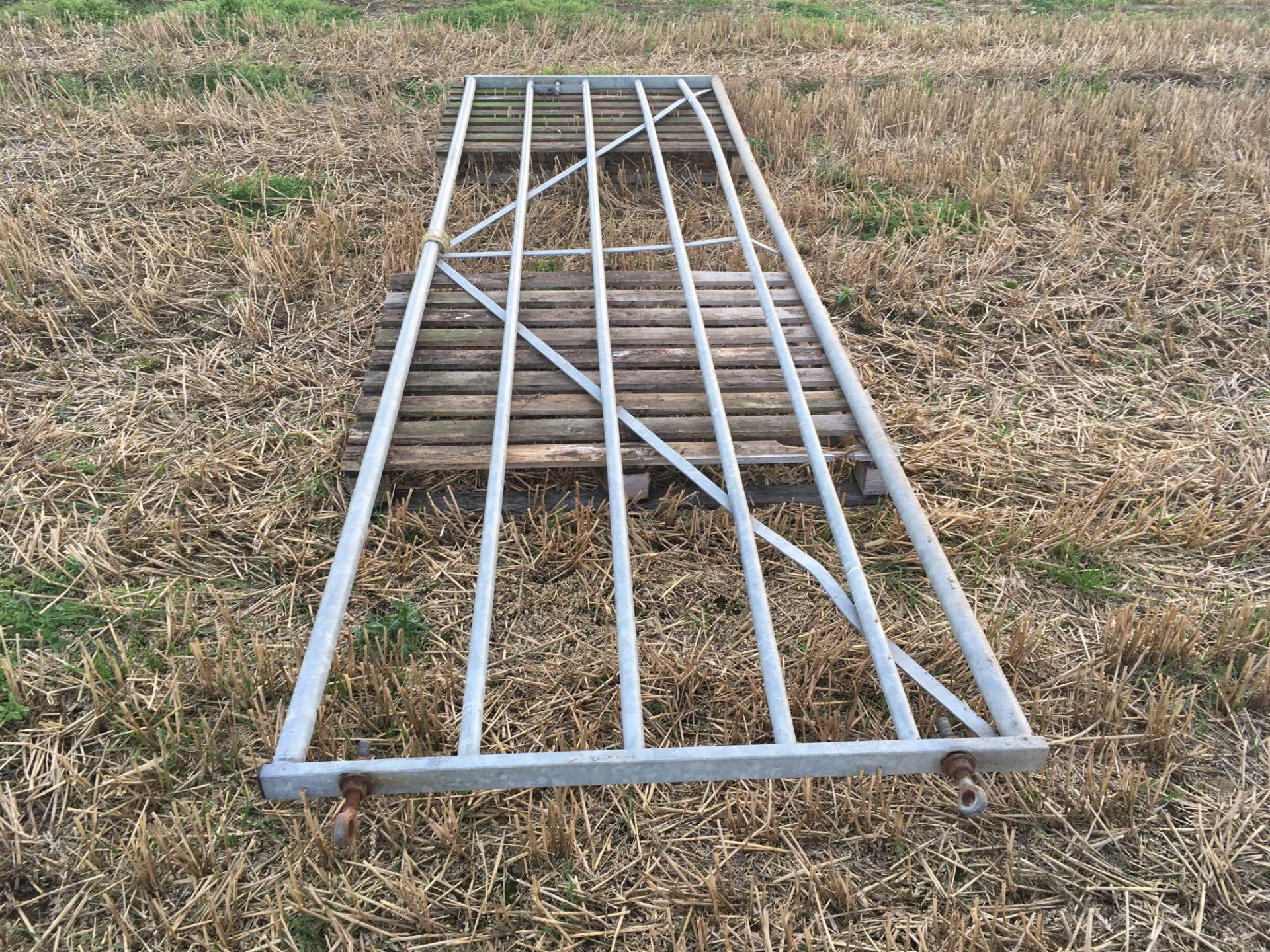 1x 13ft (3.9m) galvanised gate - Image 2 of 2