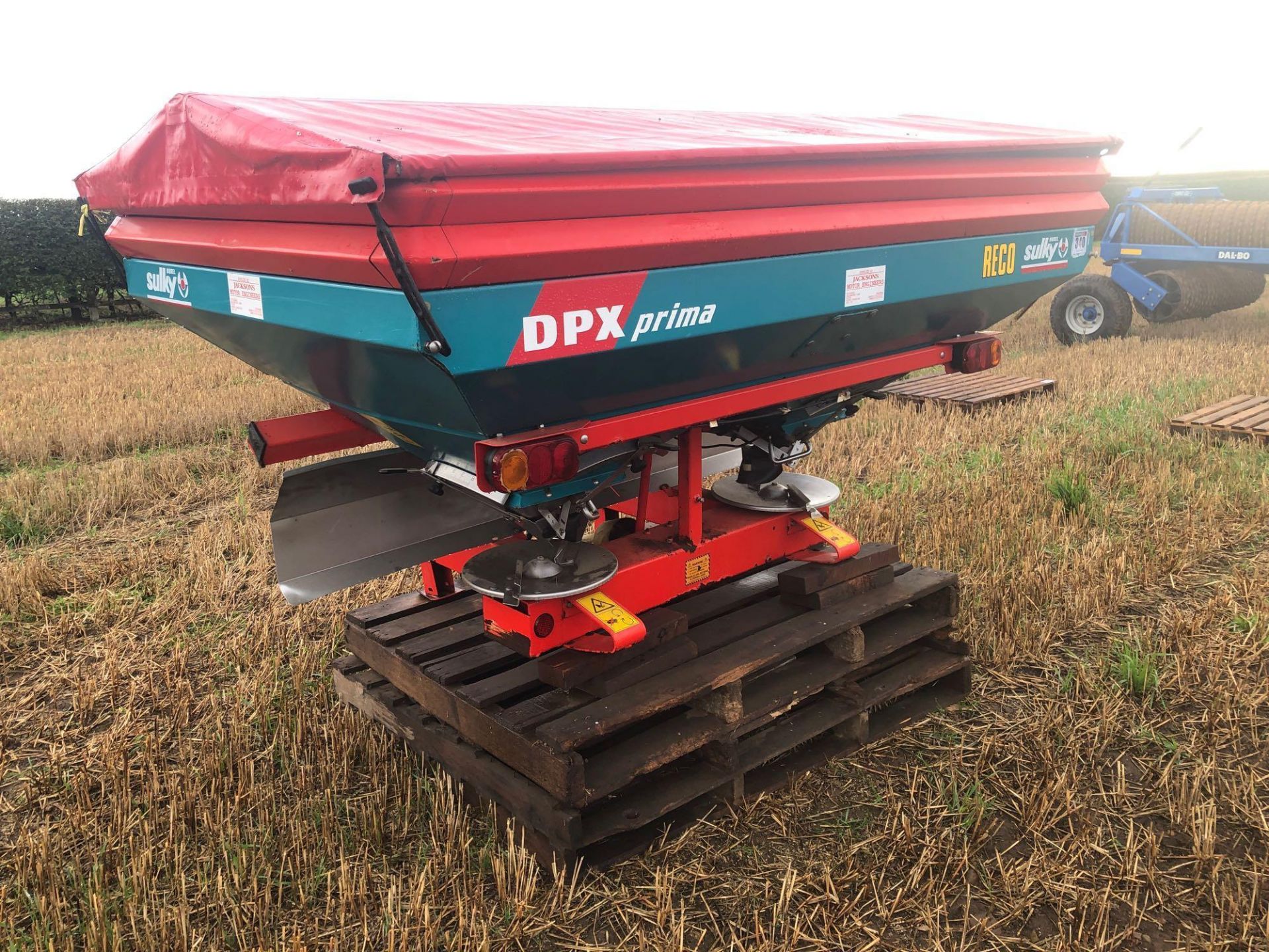 2004 Reco Sulky DPX Prima fertiliser spreader, vari width 12-24m, on farm from new. Serial No: DX011 - Image 2 of 6