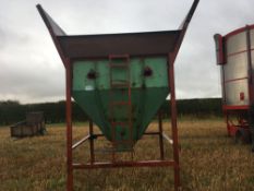 Freestanding 5t grain hopper