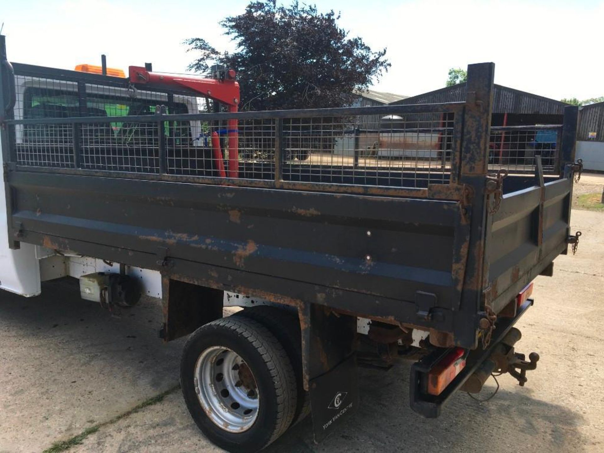 2014 Ford Transit 100 T350 with Brit-Tipp tipping body c/w independently manufactured crane with 0.5 - Image 3 of 10