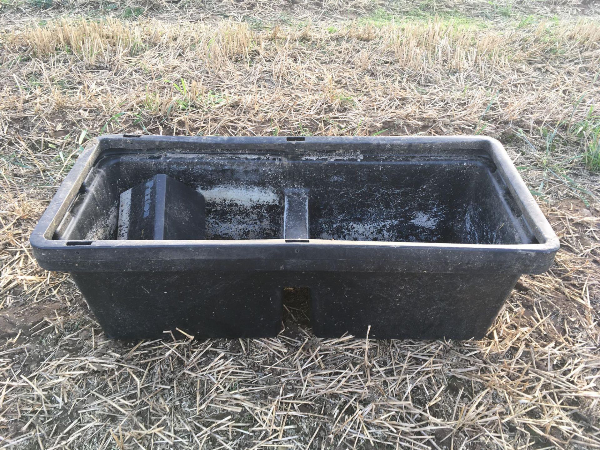 Plastic water trough - Image 2 of 2
