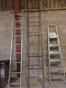 Metal ladder (red)