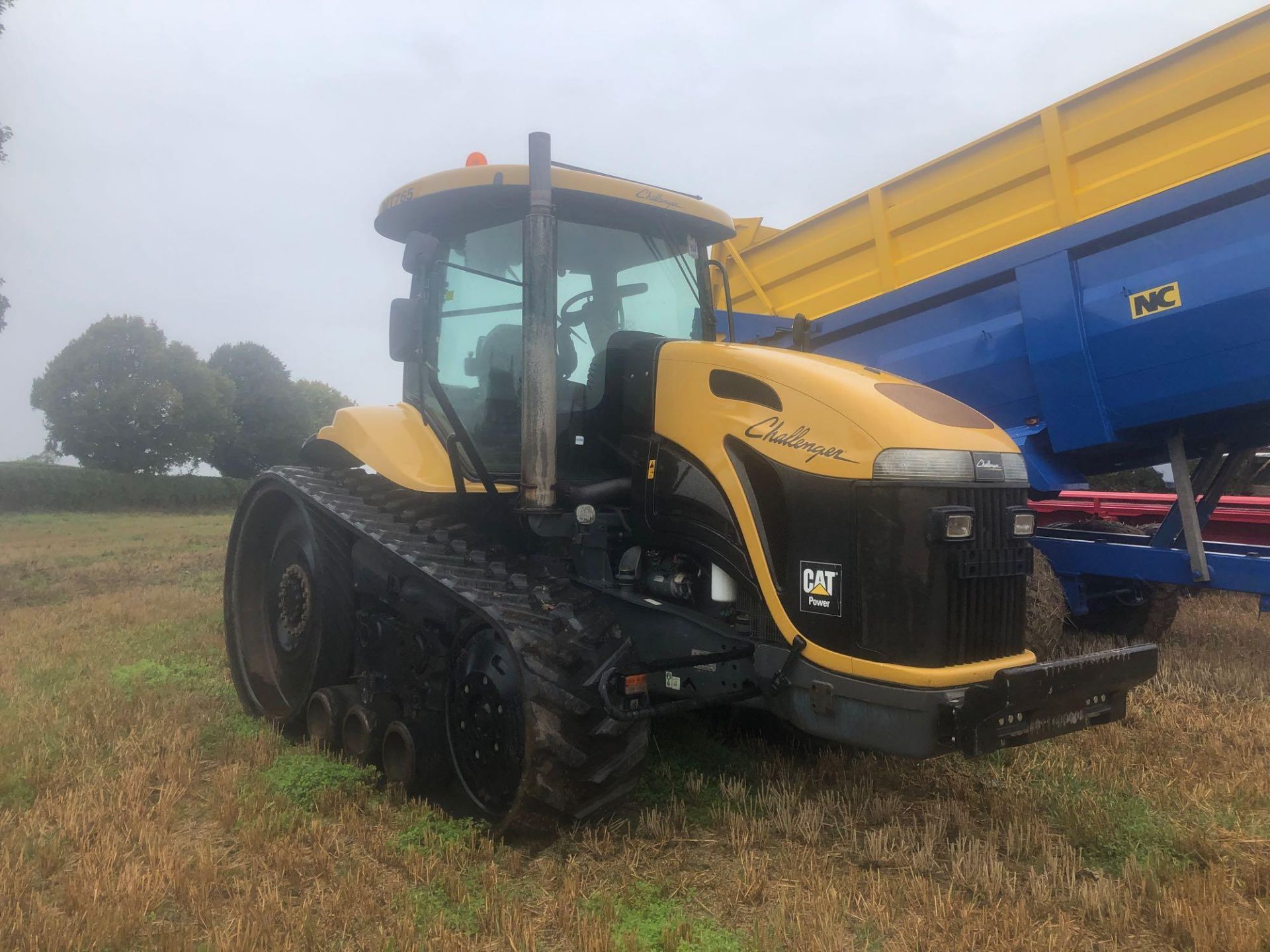 2004 CAT Challenger MT 765. C/w new top link, new rear drive sprokets, 4 front idler weights per tra - Image 2 of 6