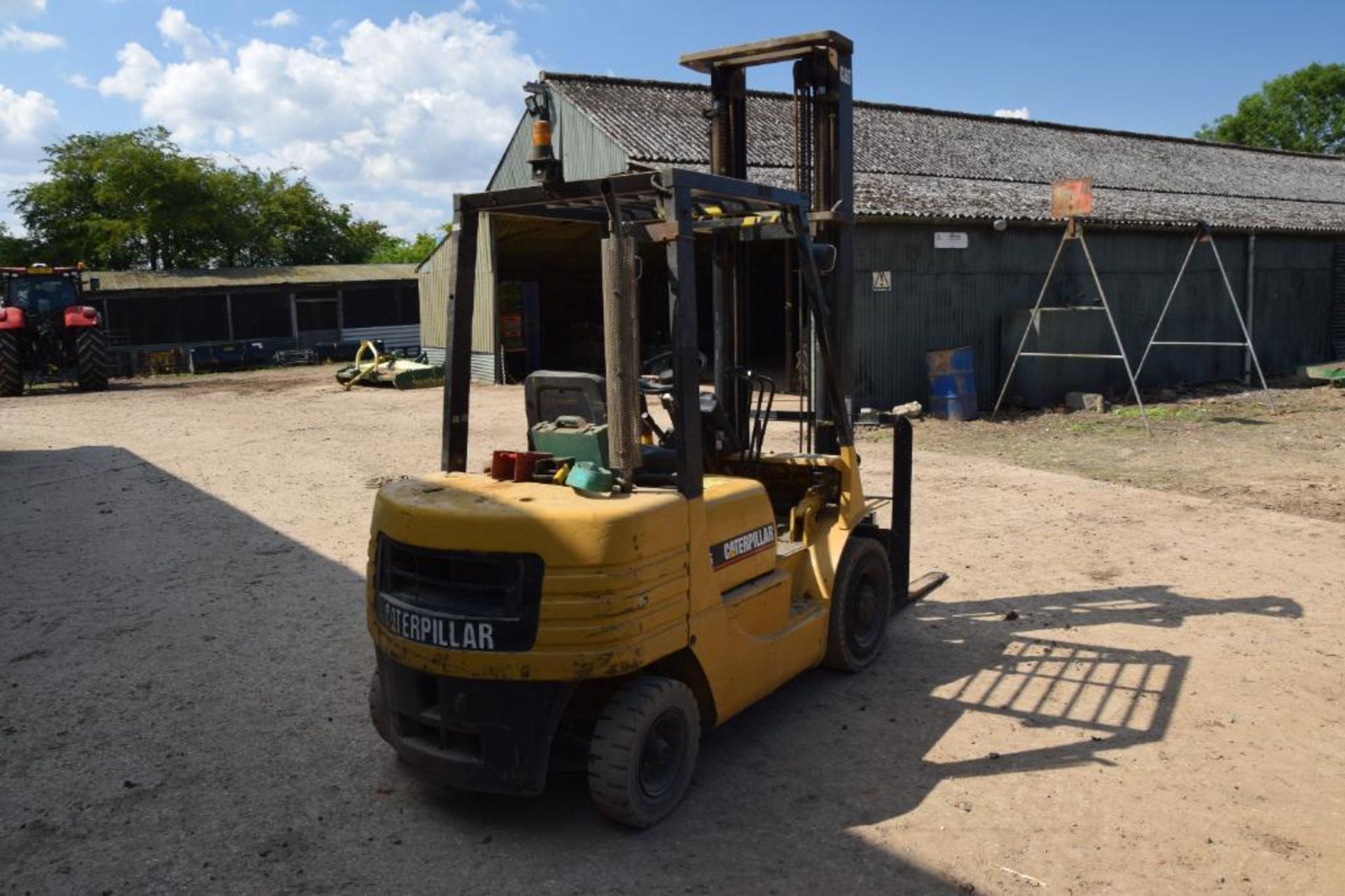 1996 Caterpillar DP25 2.5t industrial forklift. Hours: 6517. Serial No: 6BN00199. Manual in office. - Image 7 of 12