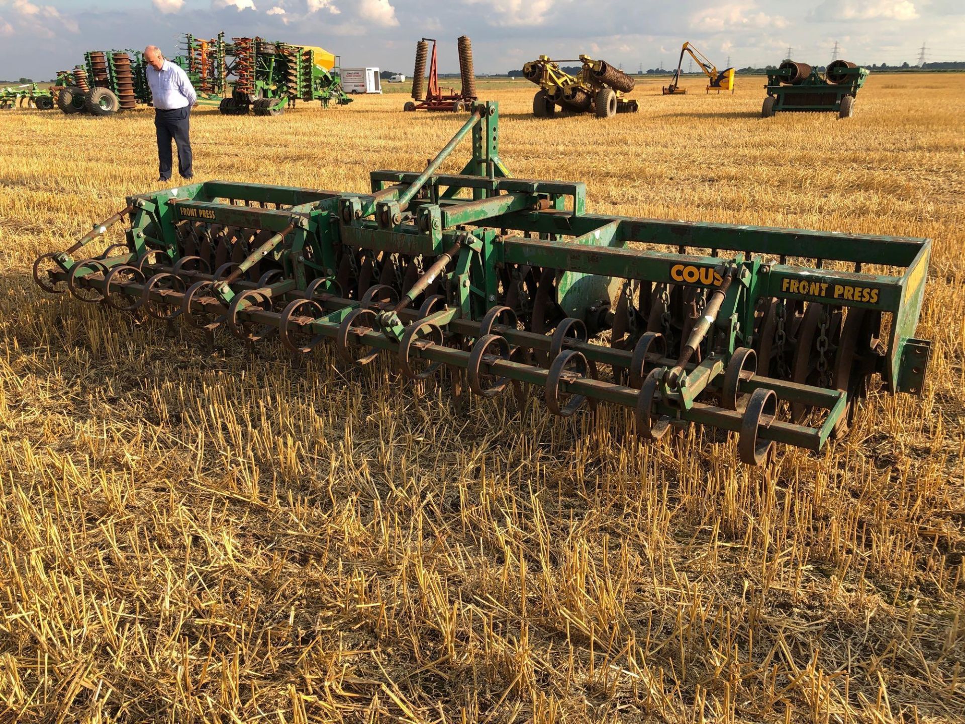 1995 Cousins 4.5m front press with springtines and press wheels. Serial No: 93474 - Image 5 of 8