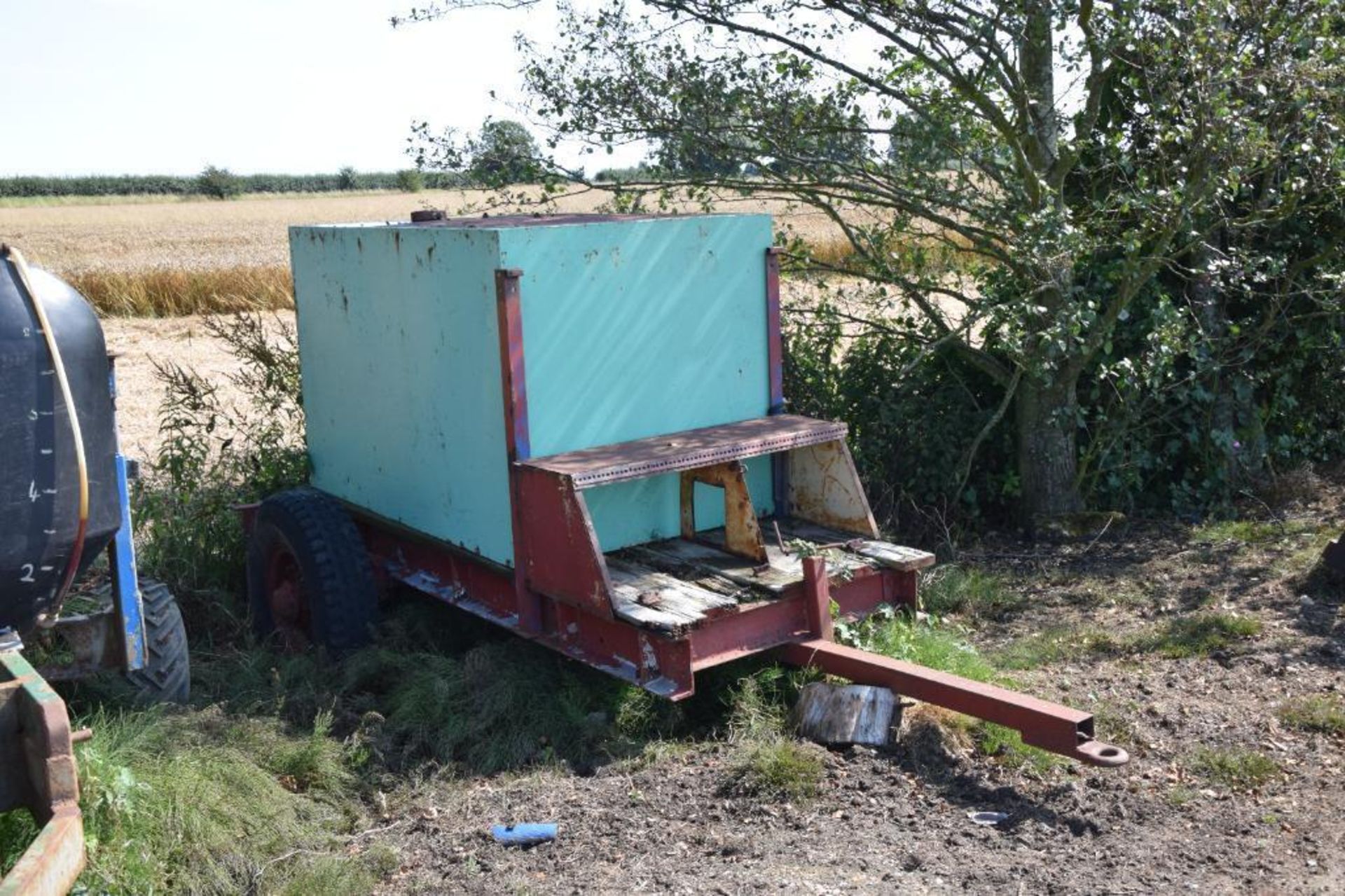 Metal fuel bowser single axle - Image 4 of 4