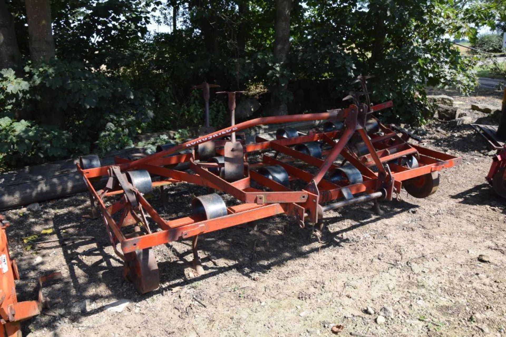 Kongskilde Vibroflex 4m linkage mounted cultivator with depth wheels, linkage mounted - Image 4 of 5