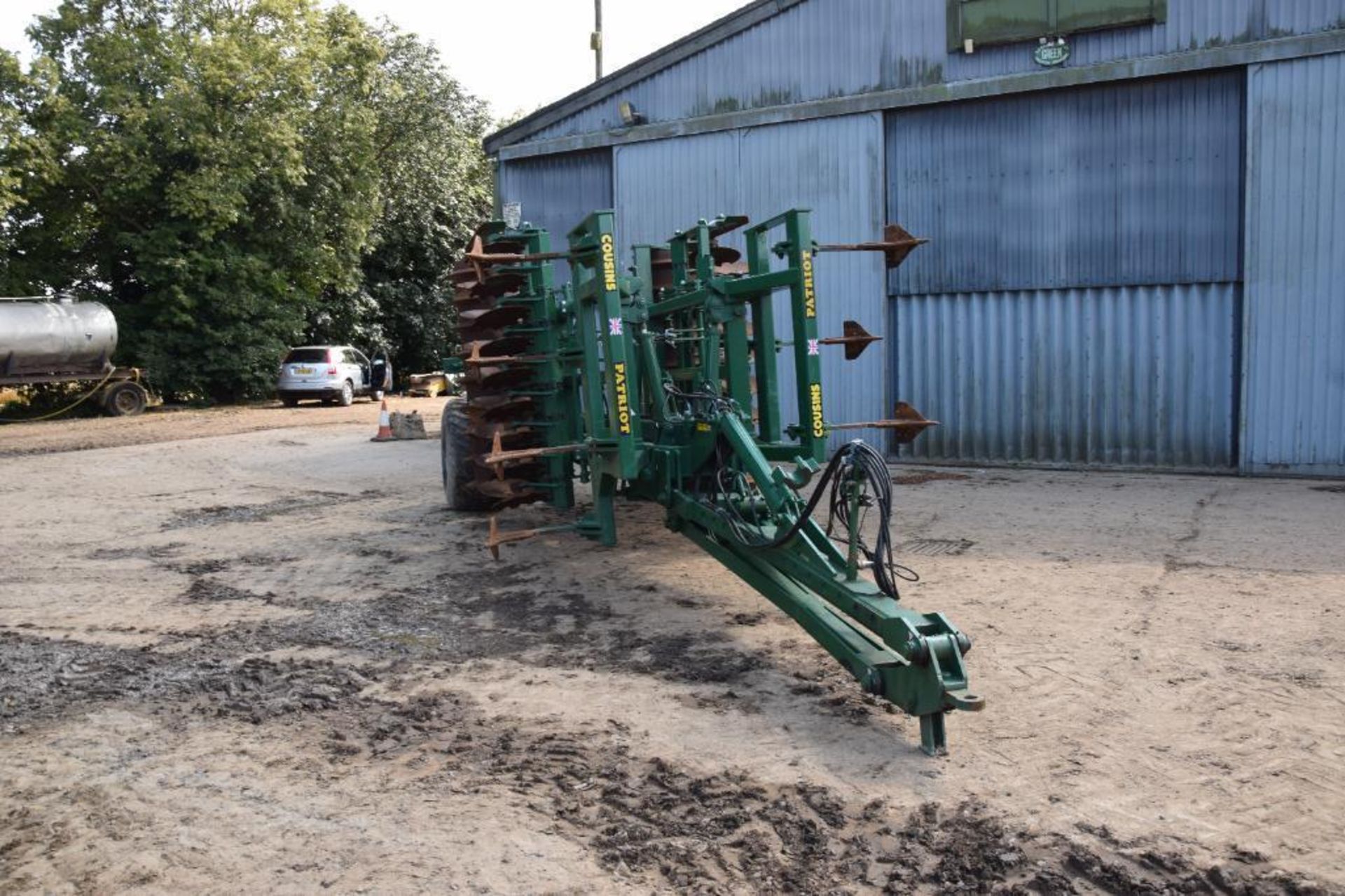 2018 Cousins Patriot 4m trailed hydraulic folding cultivator with subsoiler legs, discs and packer. - Image 16 of 21