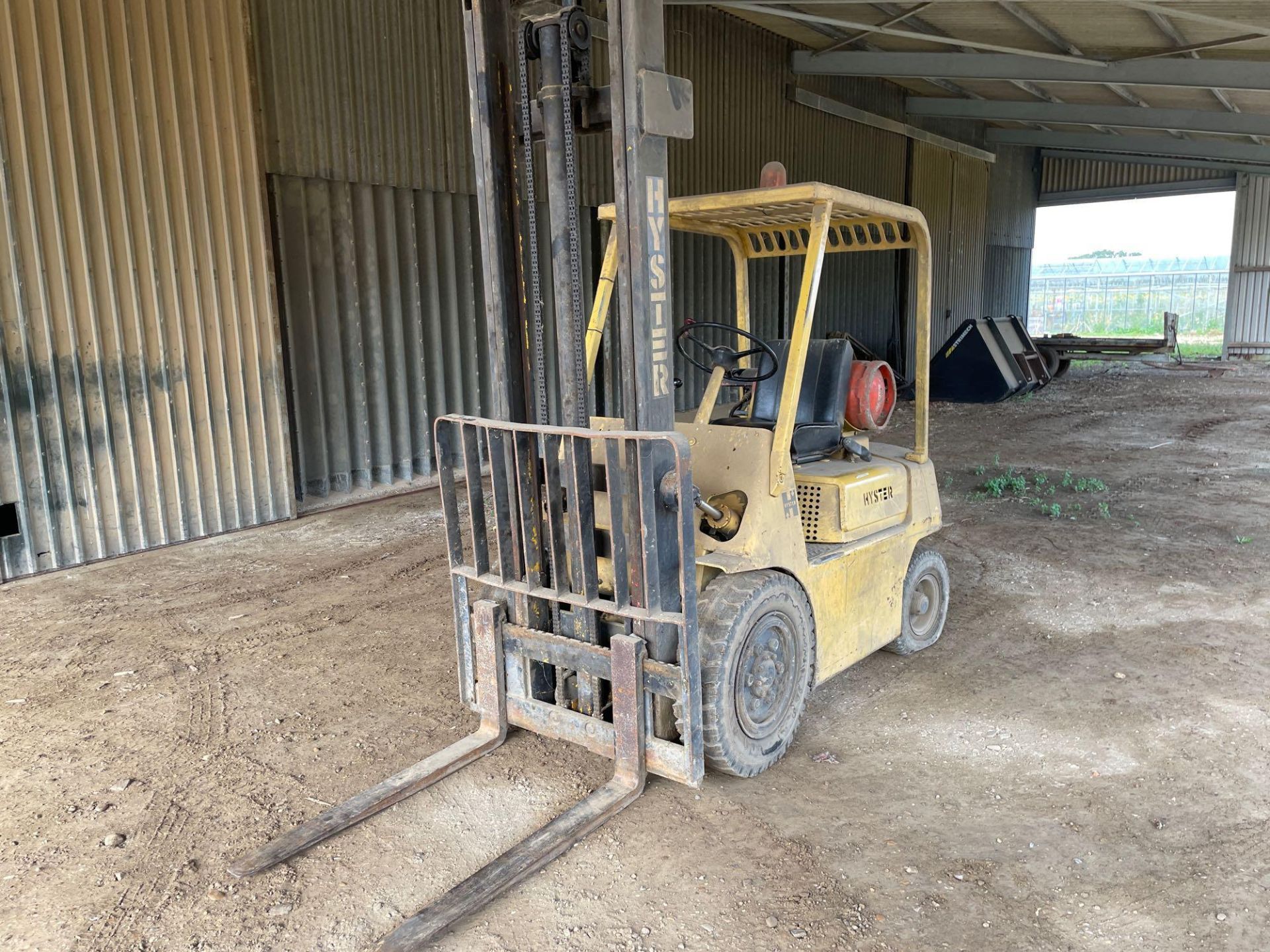 1979 Hyster H50H gas powered industrial forklift. Hours: 7084. Serial No: D3A 9500Z. (NB: Sold in Si - Image 8 of 10