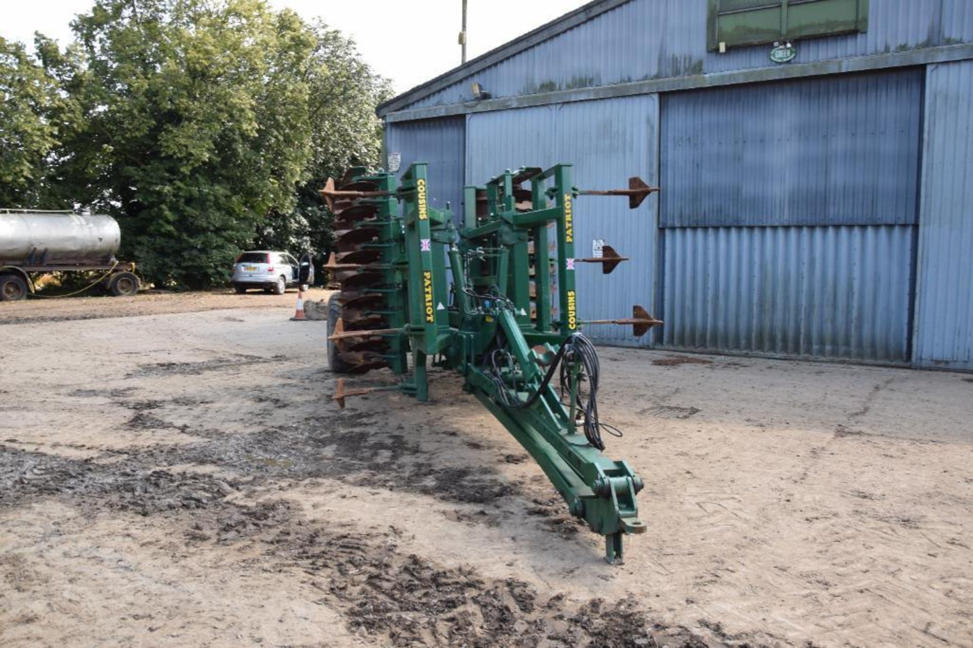 2018 Cousins Patriot 4m trailed hydraulic folding cultivator with subsoiler legs, discs and packer. - Image 15 of 21