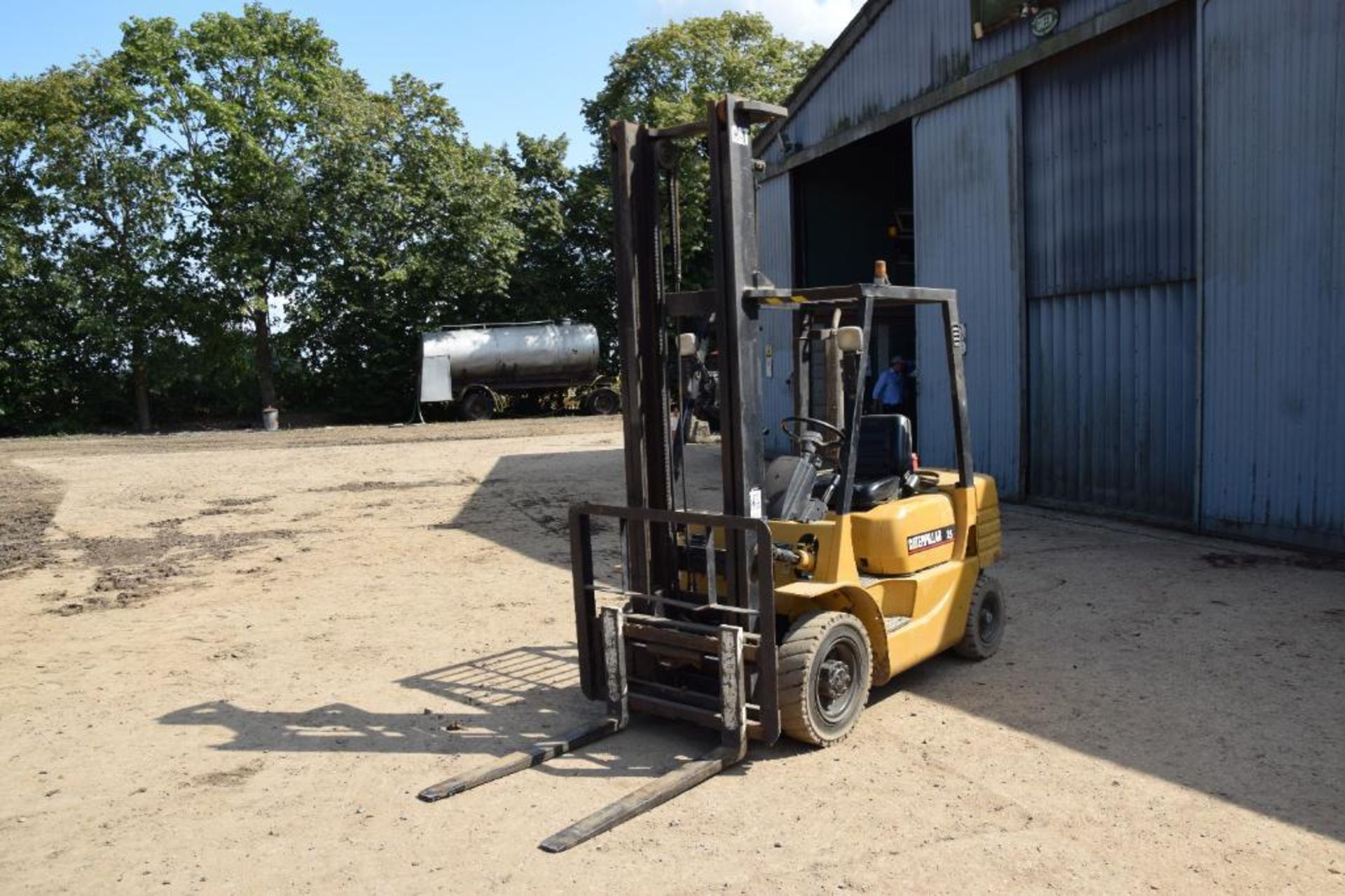 1996 Caterpillar DP25 2.5t industrial forklift. Hours: 6517. Serial No: 6BN00199. Manual in office. - Image 11 of 12