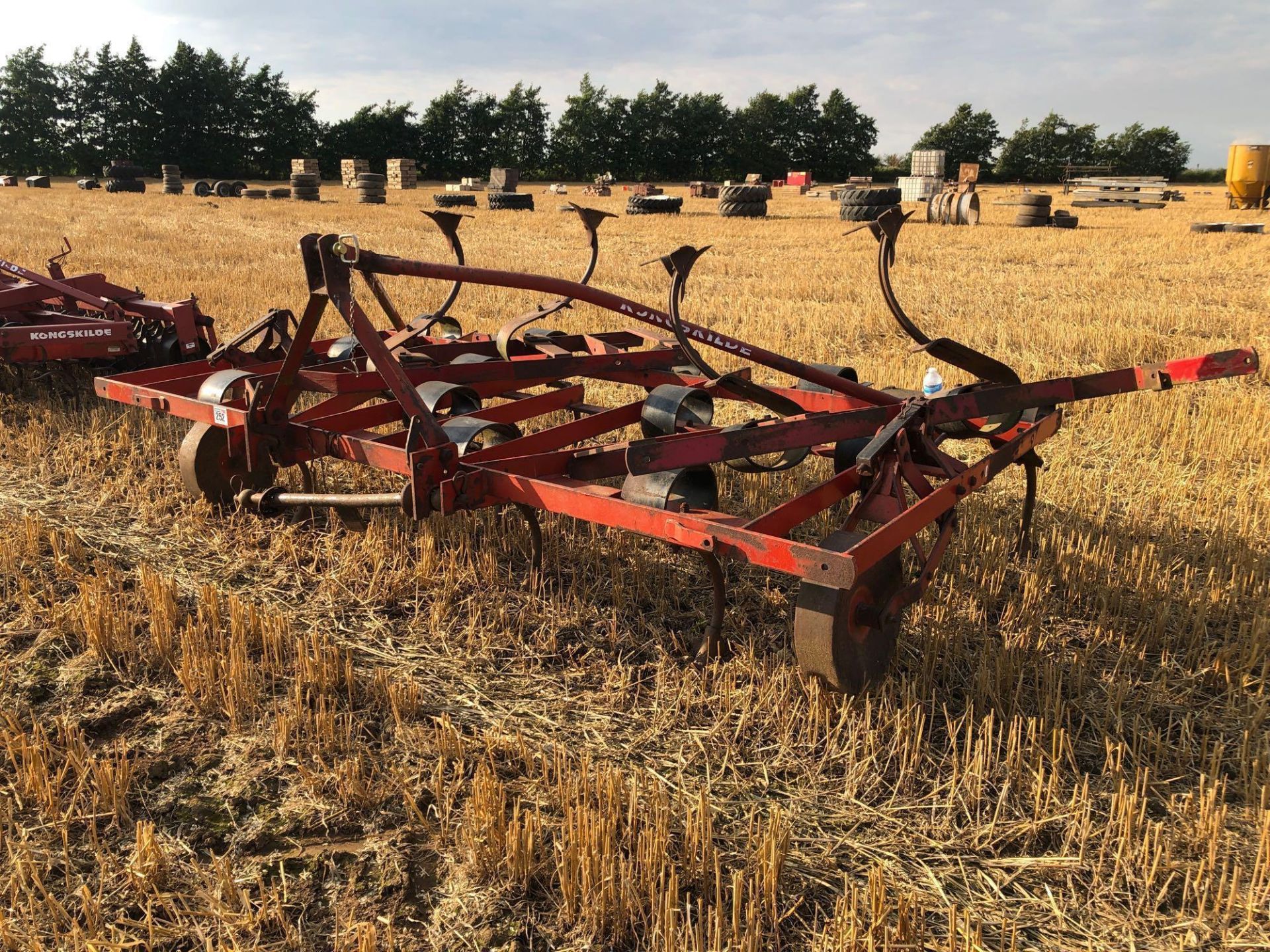 Kongskilde Vibroflex 4m linkage mounted cultivator with depth wheels, linkage mounted - Image 2 of 5