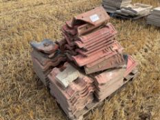 Quantity of roof tiles