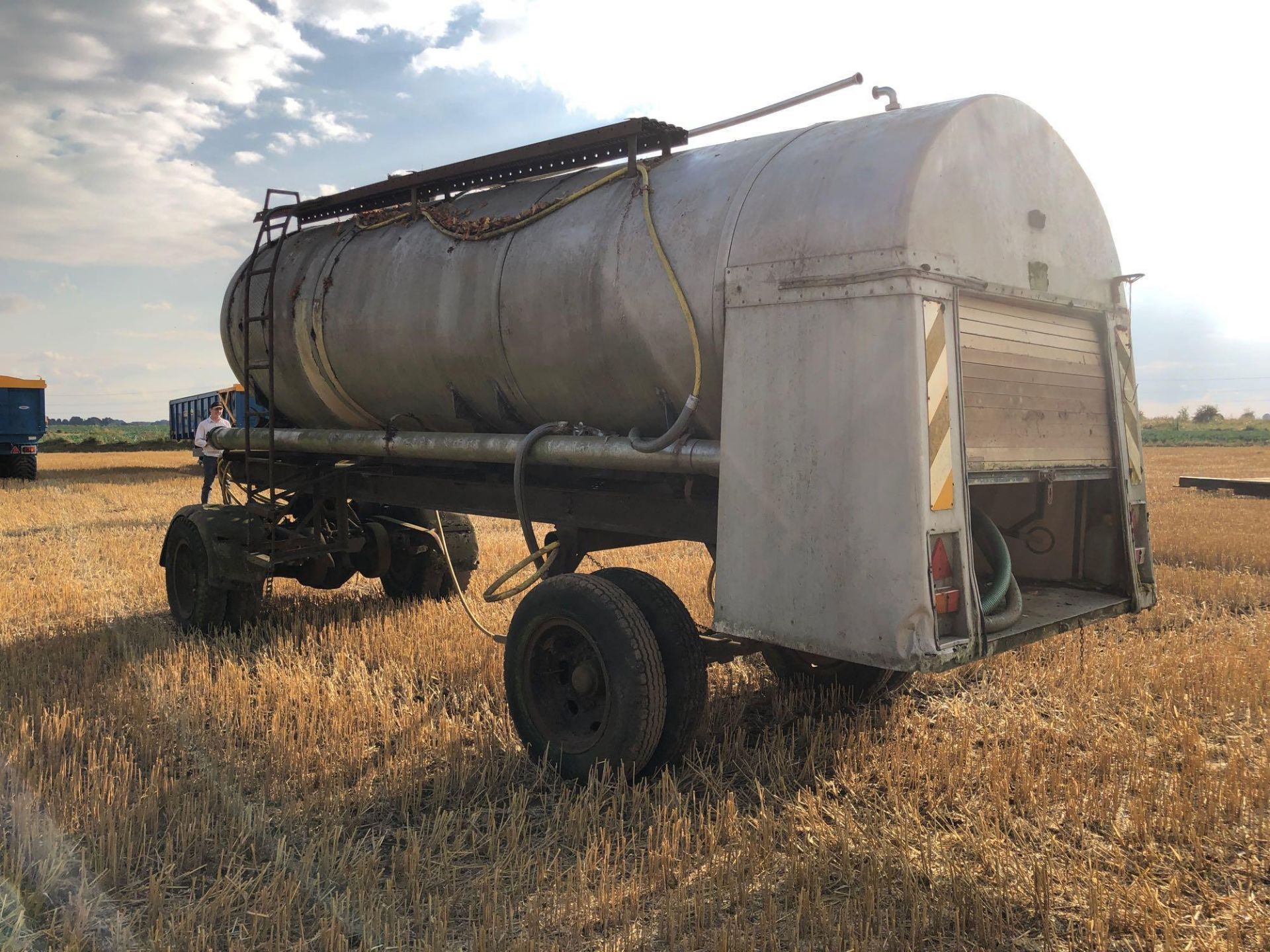 Stainless steel 4 wheel 10,000l tanker on Scammel carriage - Image 4 of 5