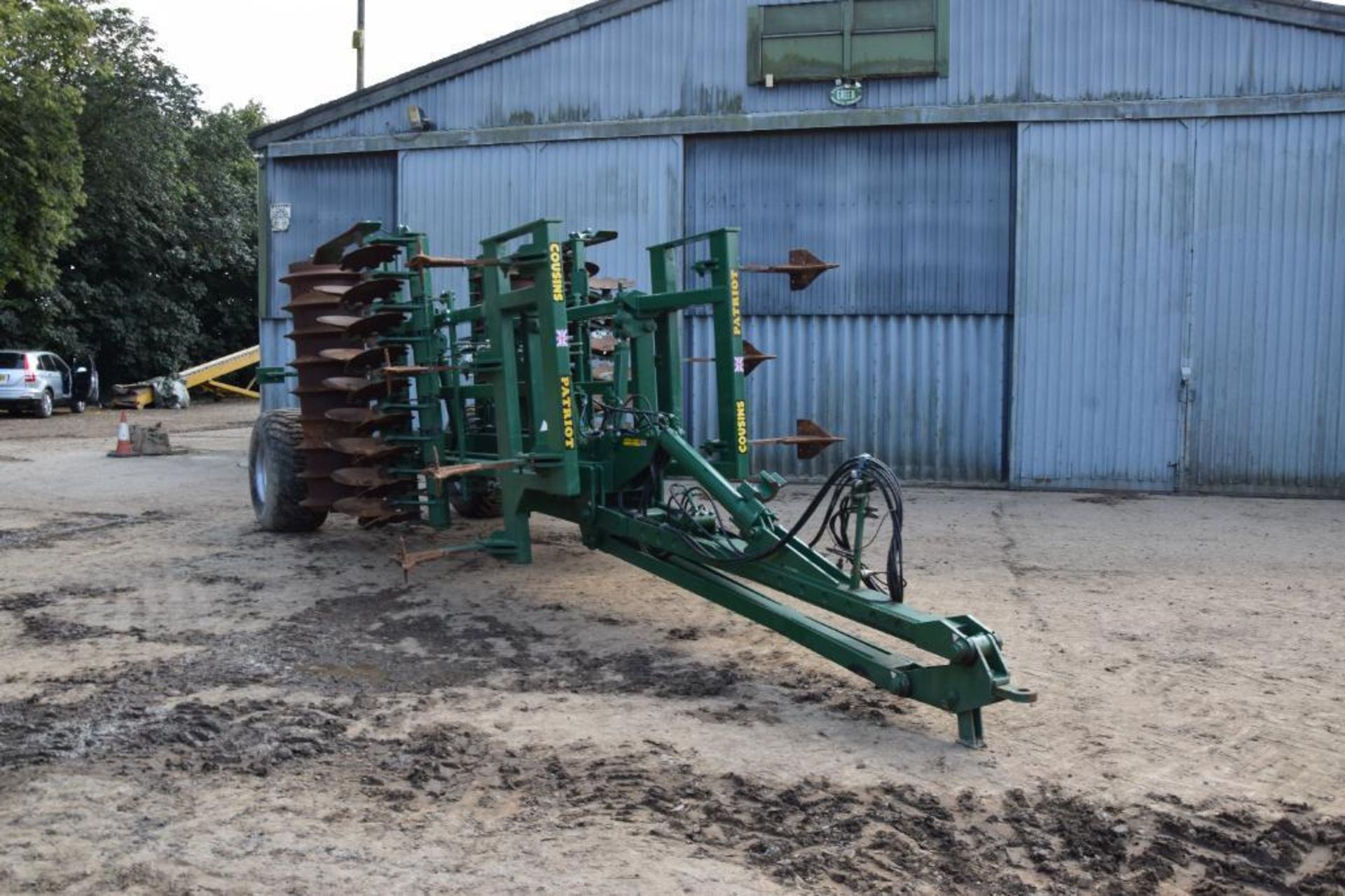 2018 Cousins Patriot 4m trailed hydraulic folding cultivator with subsoiler legs, discs and packer. - Image 6 of 21